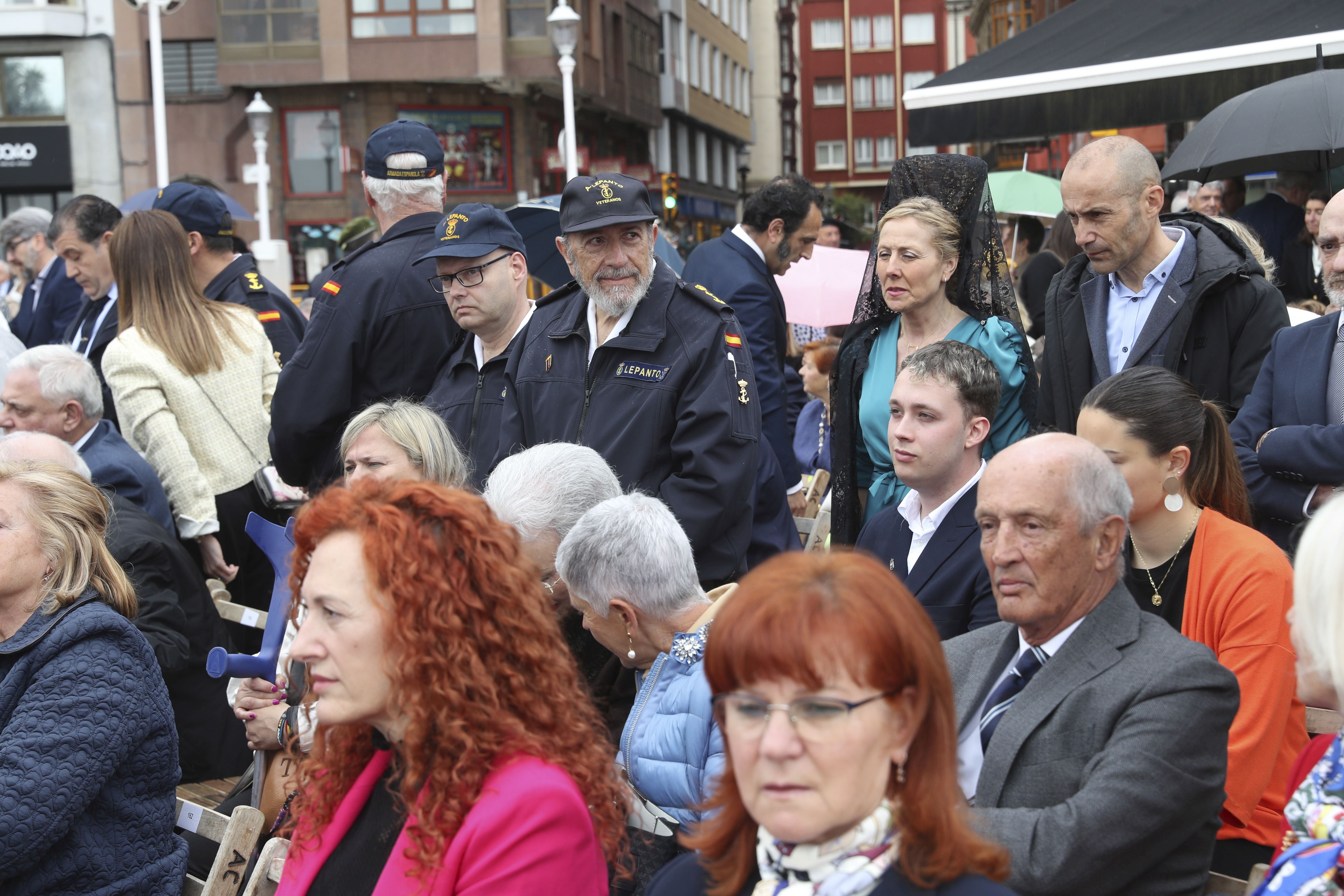 Las imágenes de la jura de bandera en Gijón (1)