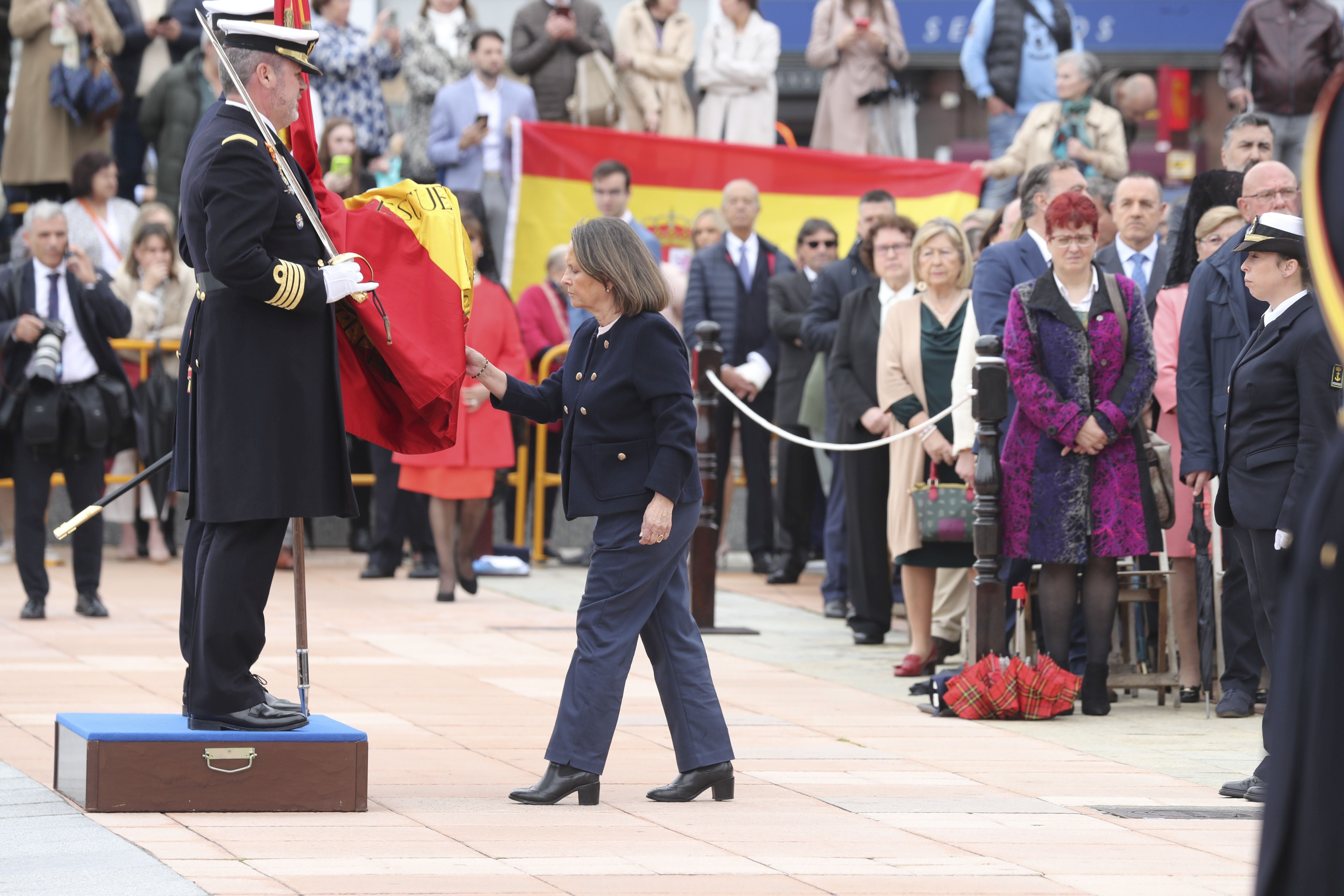 Las imágenes de la jura de bandera en Gijón (4)