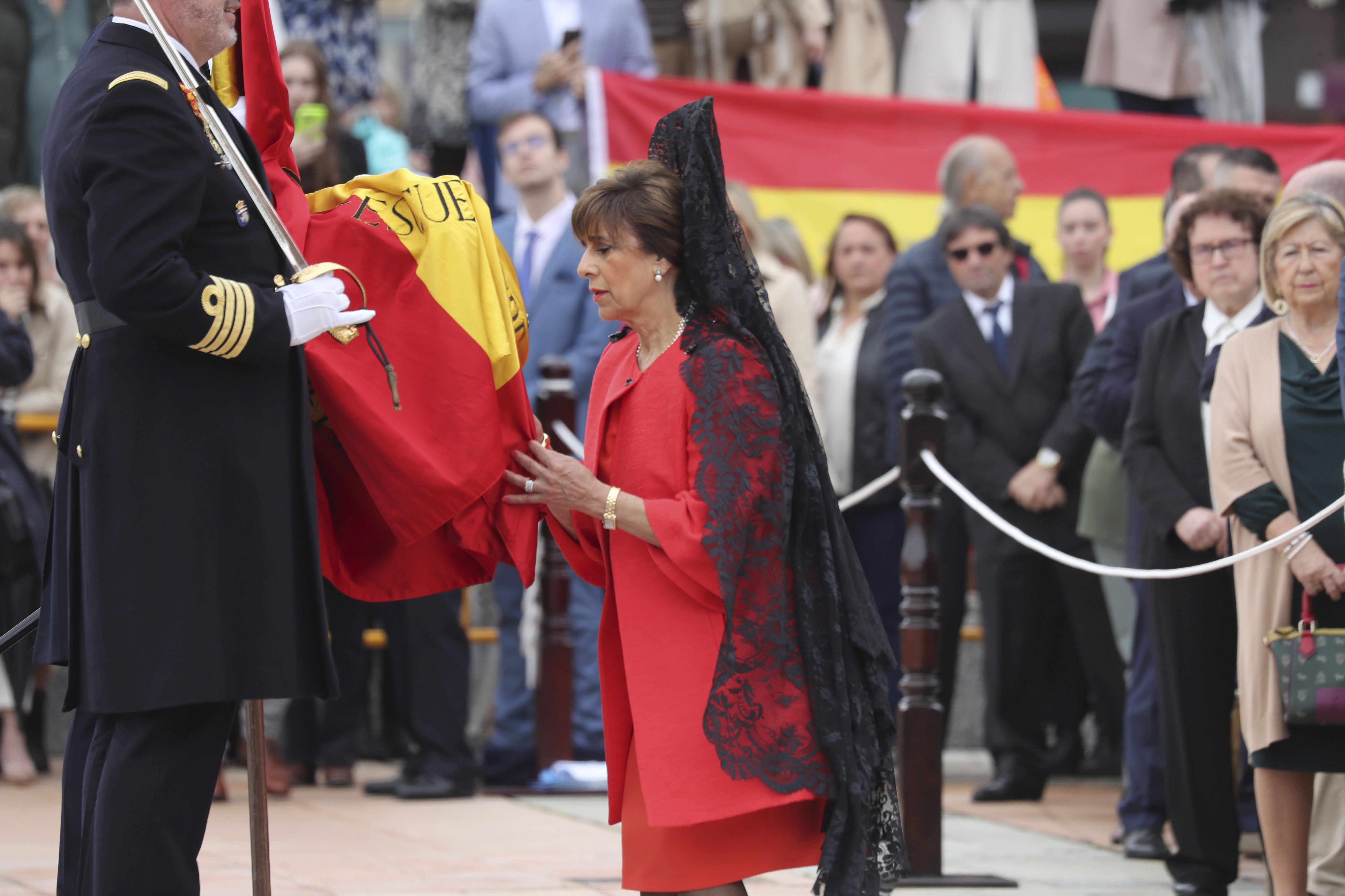 Las imágenes de la jura de bandera en Gijón (4)