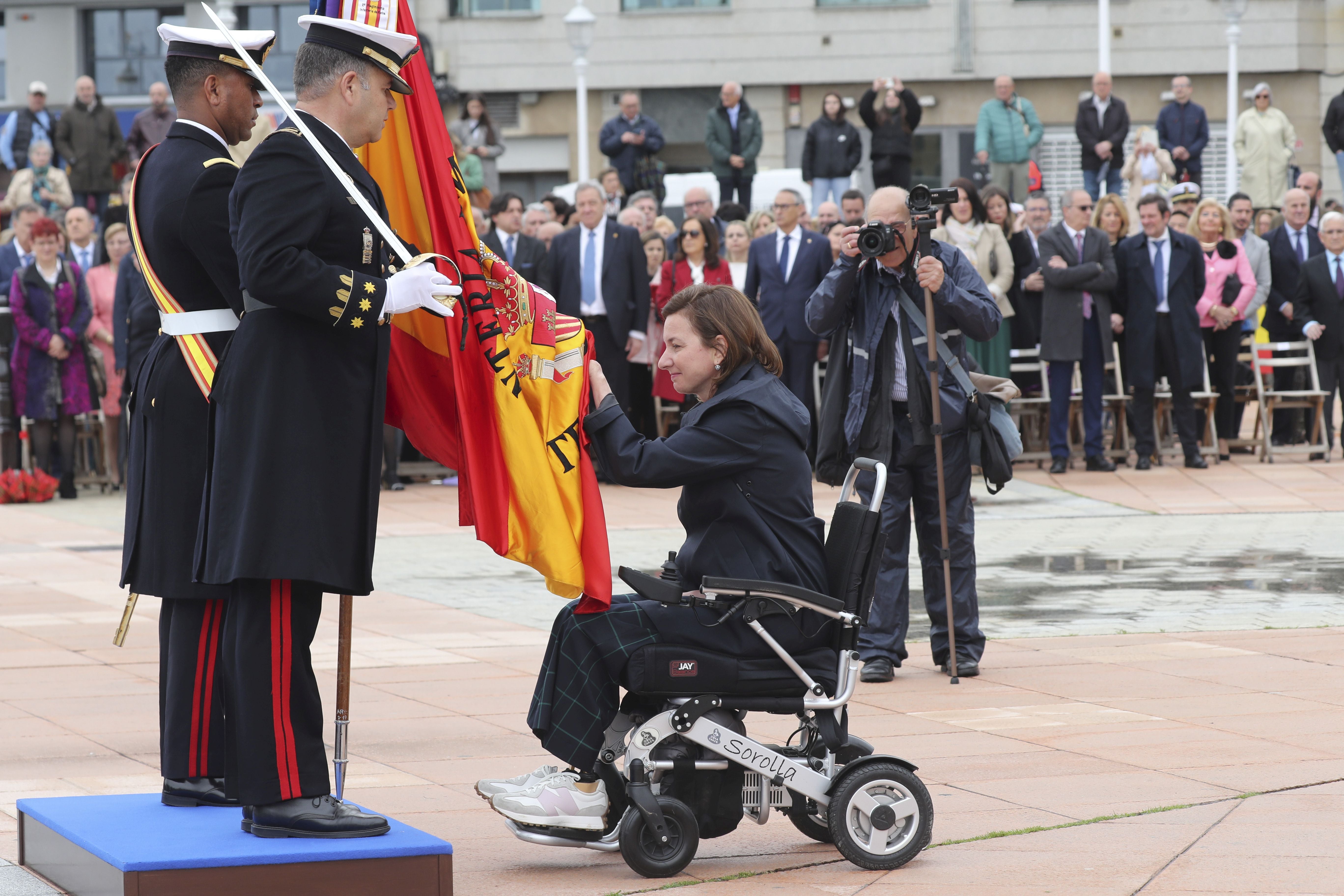 Las imágenes de la jura de bandera en Gijón (4)