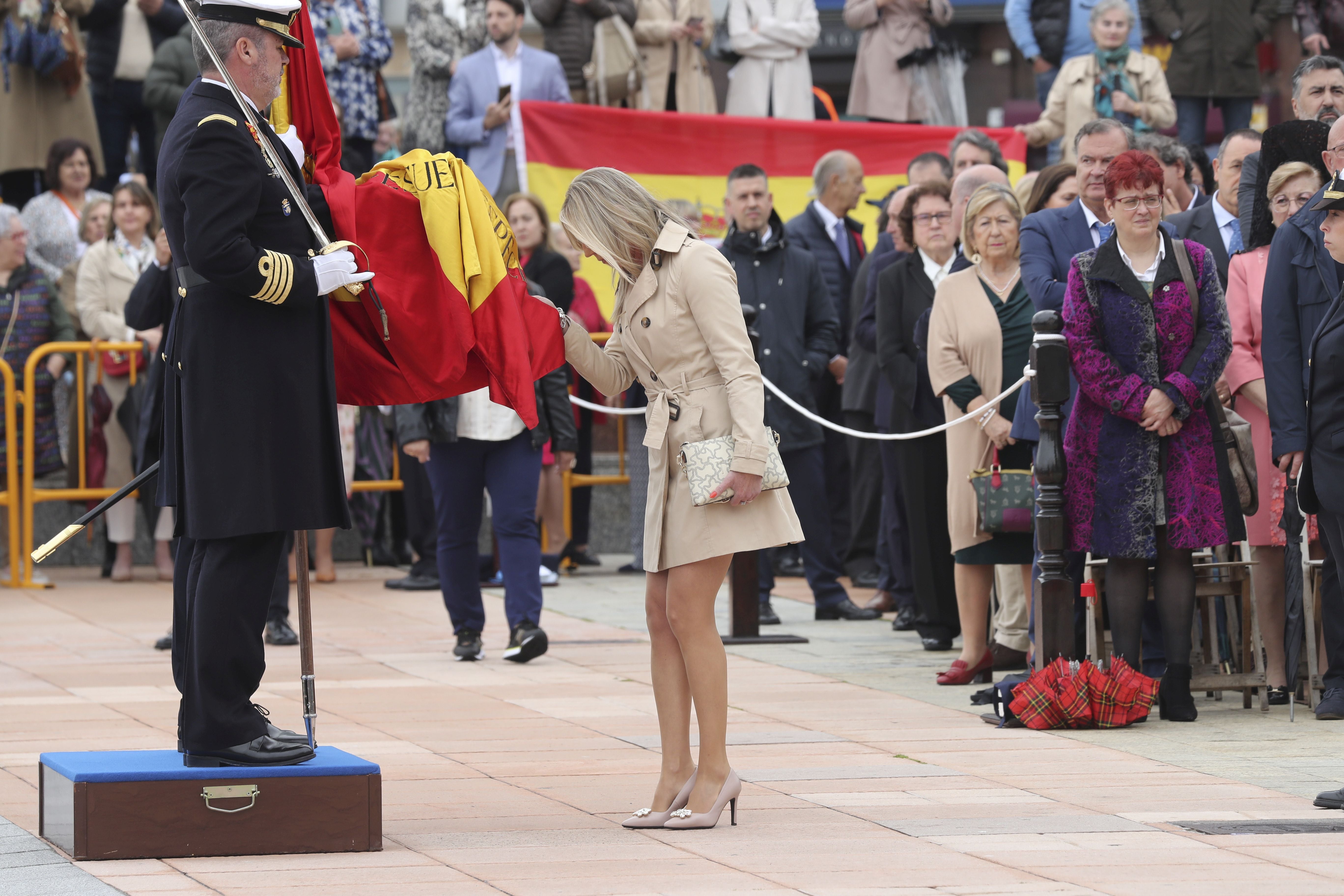 Las imágenes de la jura de bandera en Gijón (4)