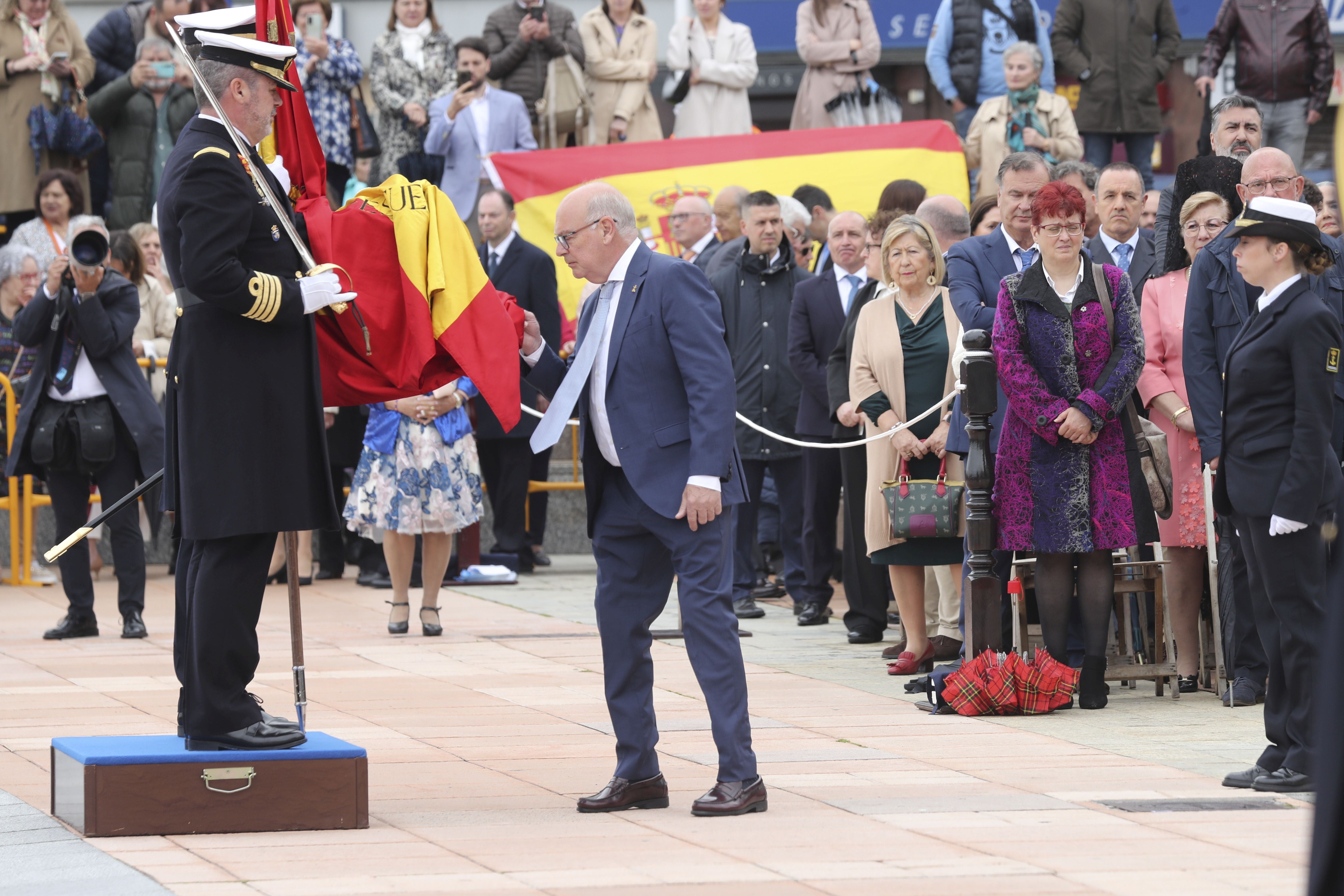 Las imágenes de la jura de bandera en Gijón (4)