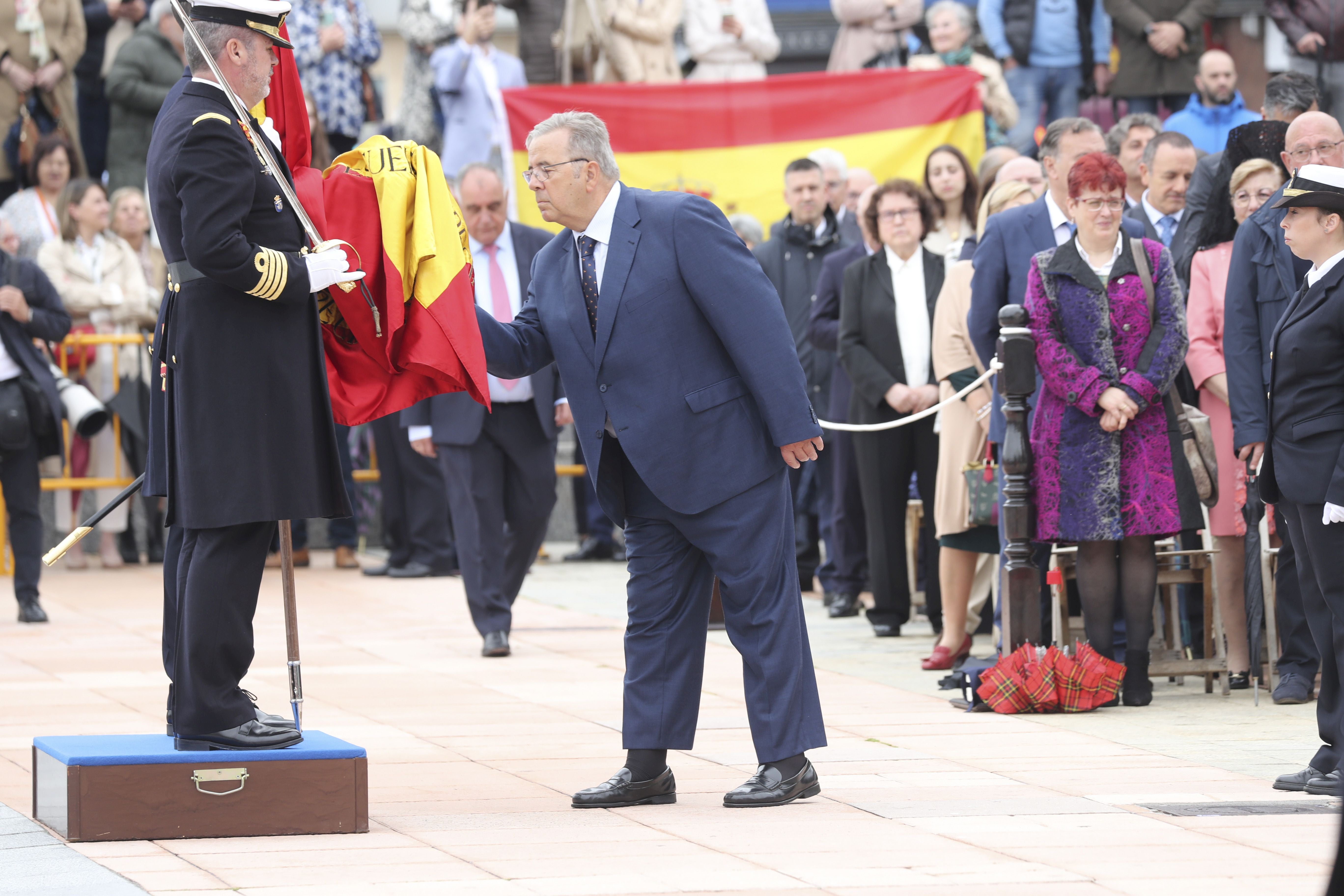 Las imágenes de la jura de bandera en Gijón (4)