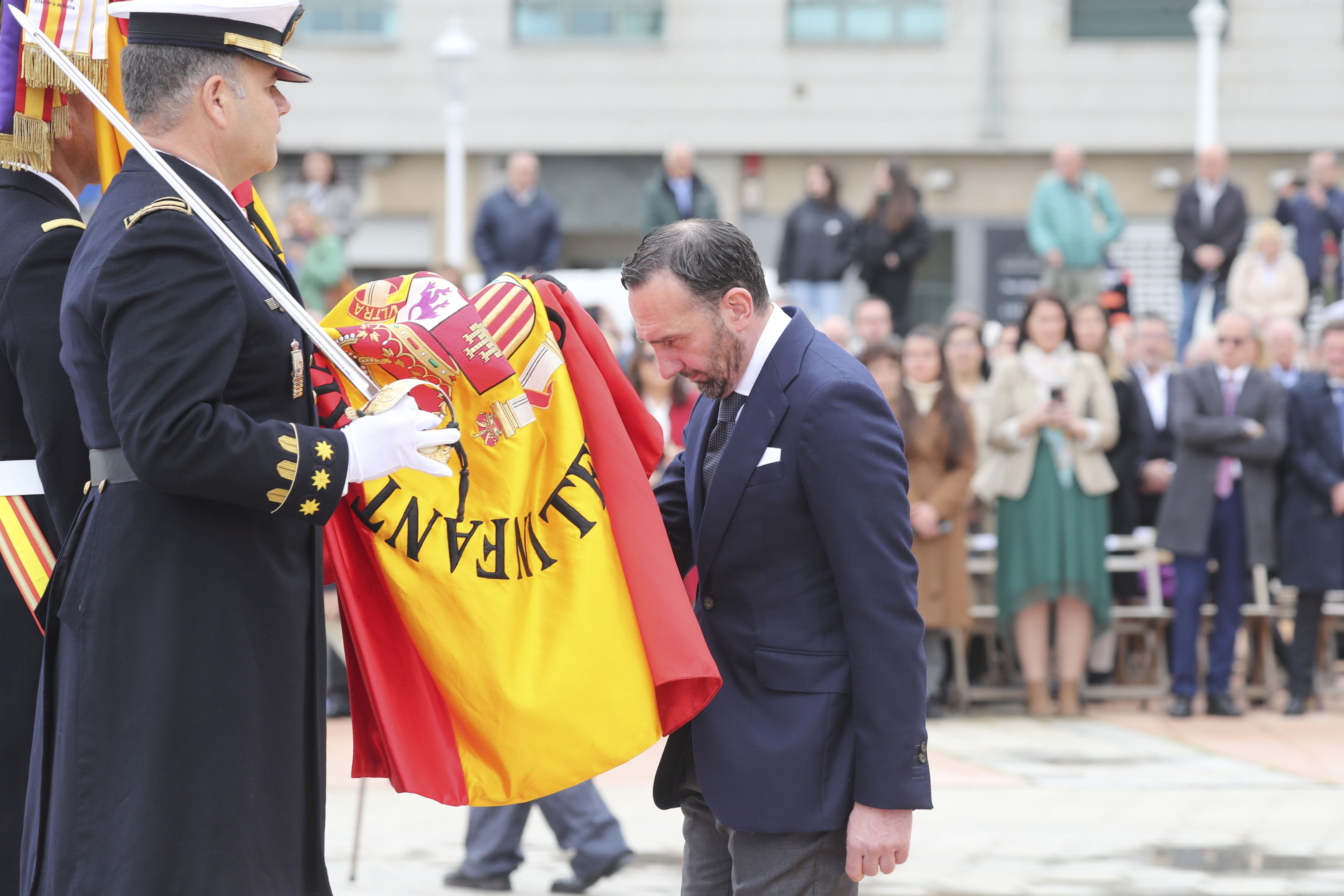 Las imágenes de la jura de bandera en Gijón (4)