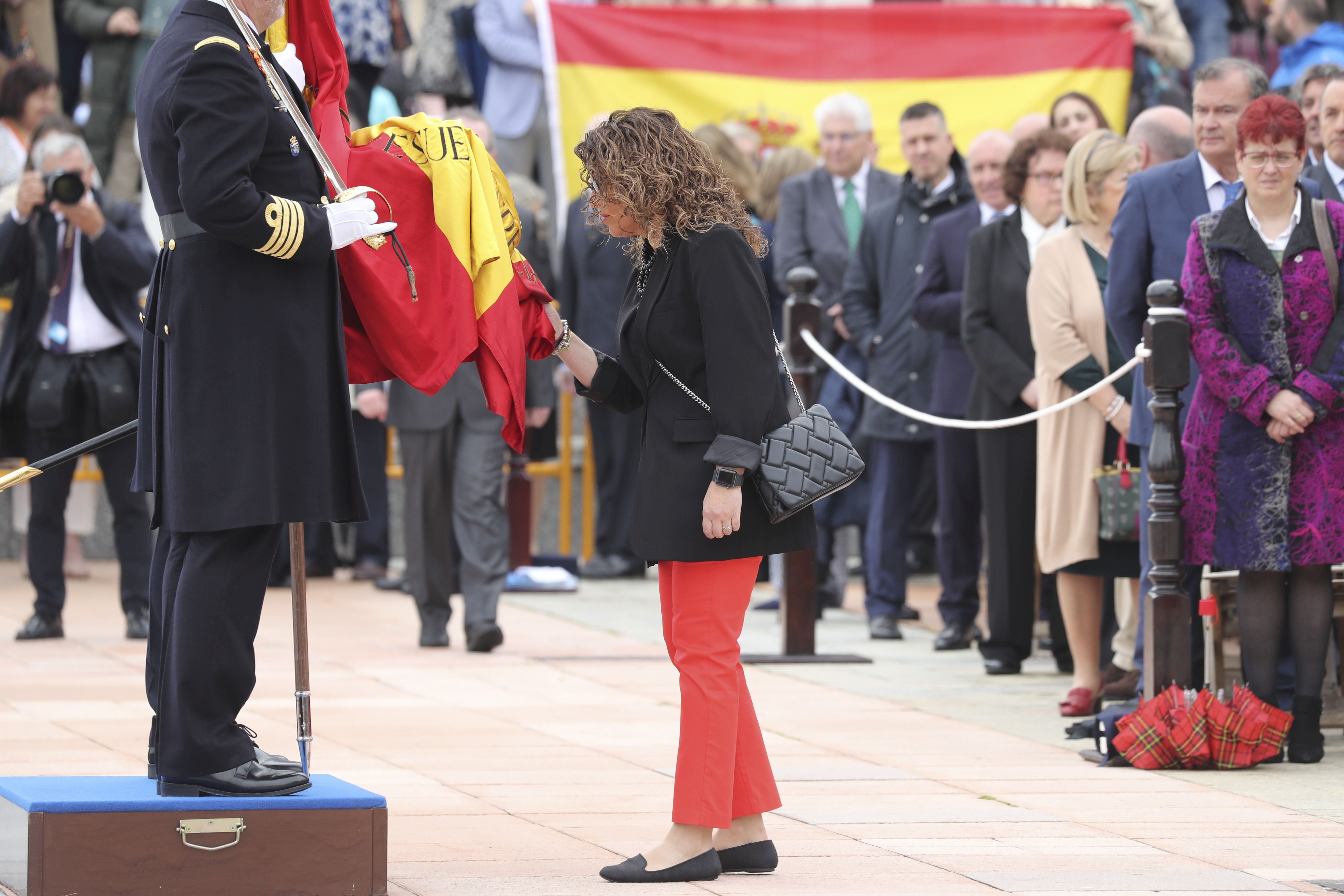 Las imágenes de la jura de bandera en Gijón (5)