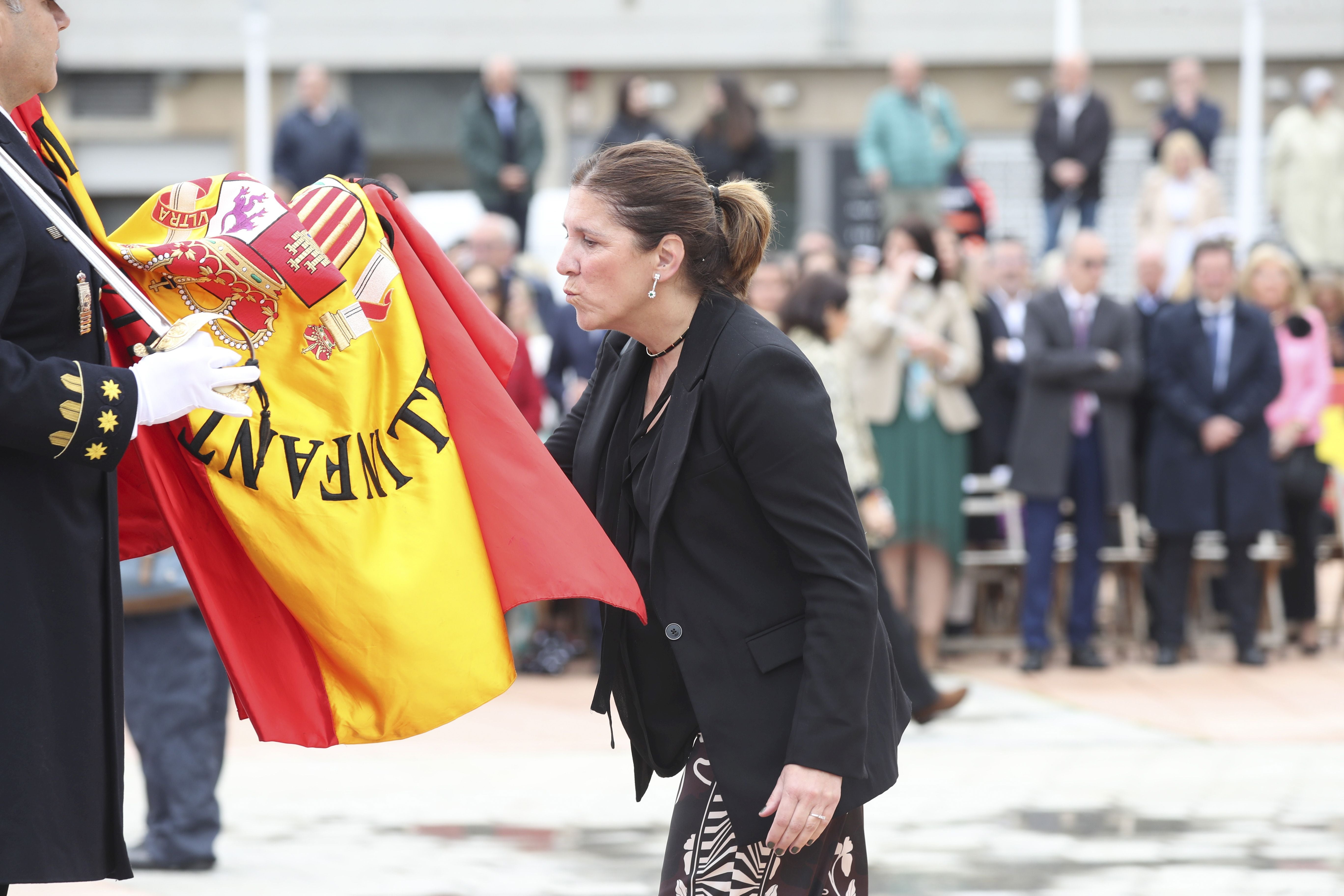 Las imágenes de la jura de bandera en Gijón (5)