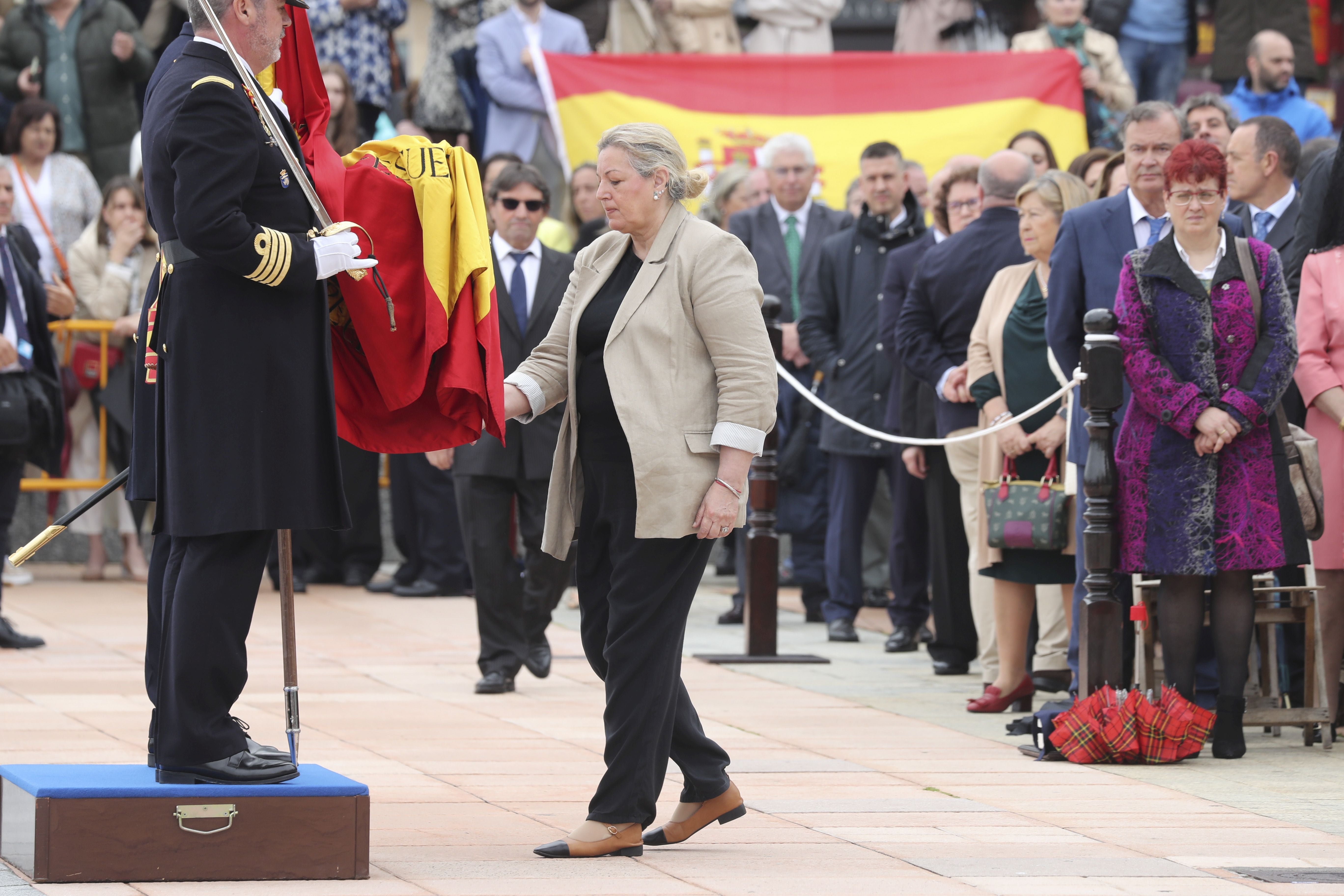 Las imágenes de la jura de bandera en Gijón (5)