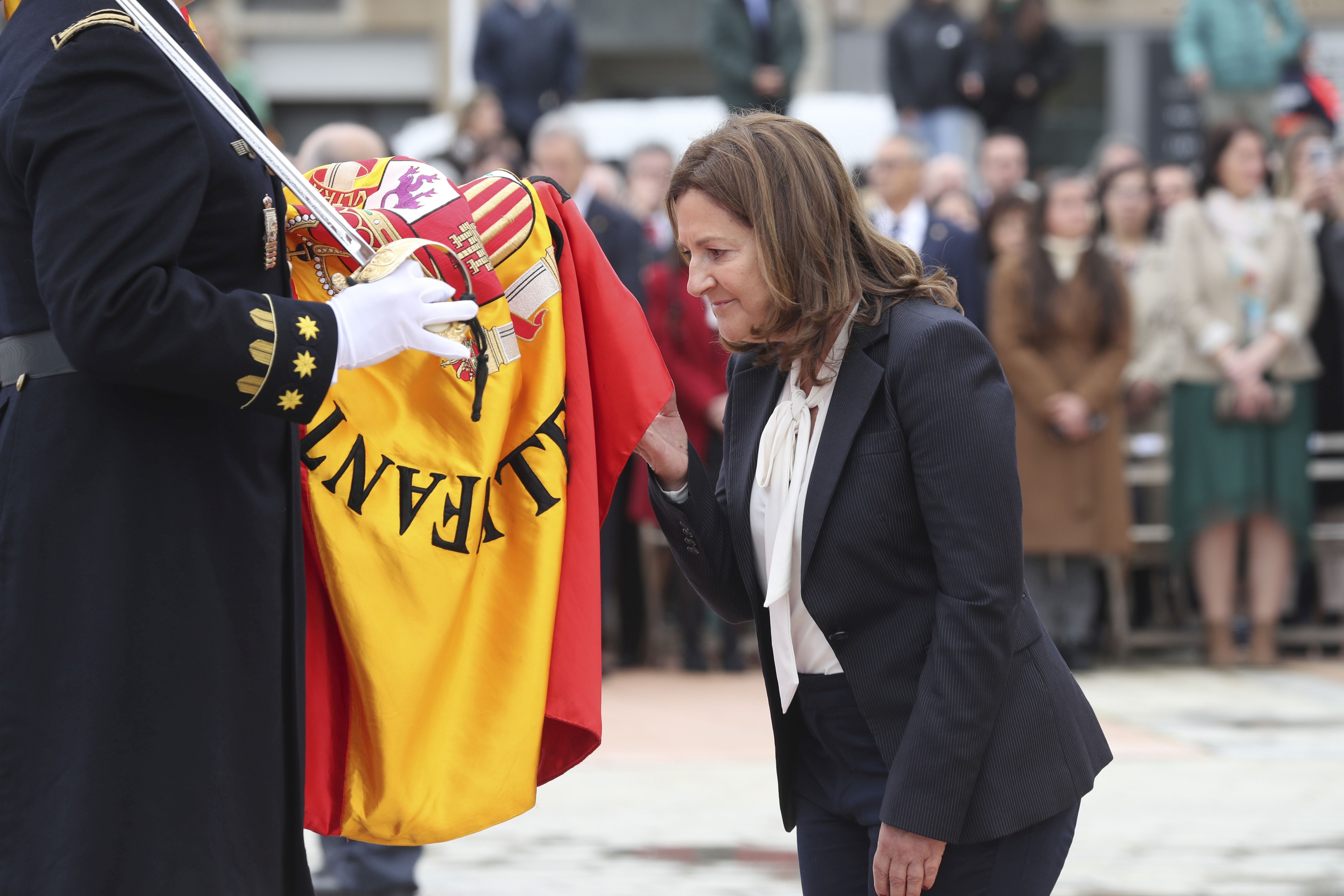 Las imágenes de la jura de bandera en Gijón (5)