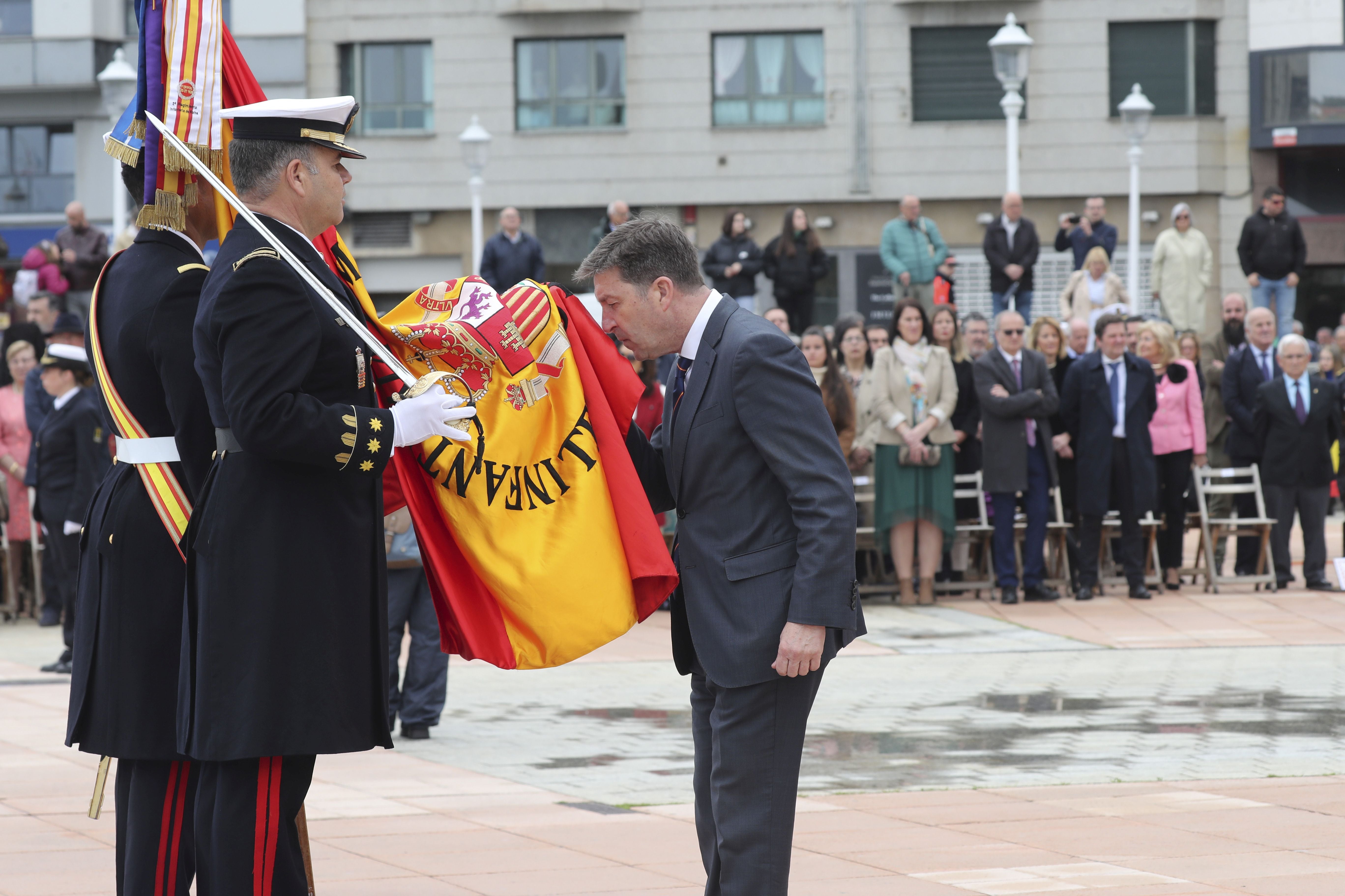 Las imágenes de la jura de bandera en Gijón (5)