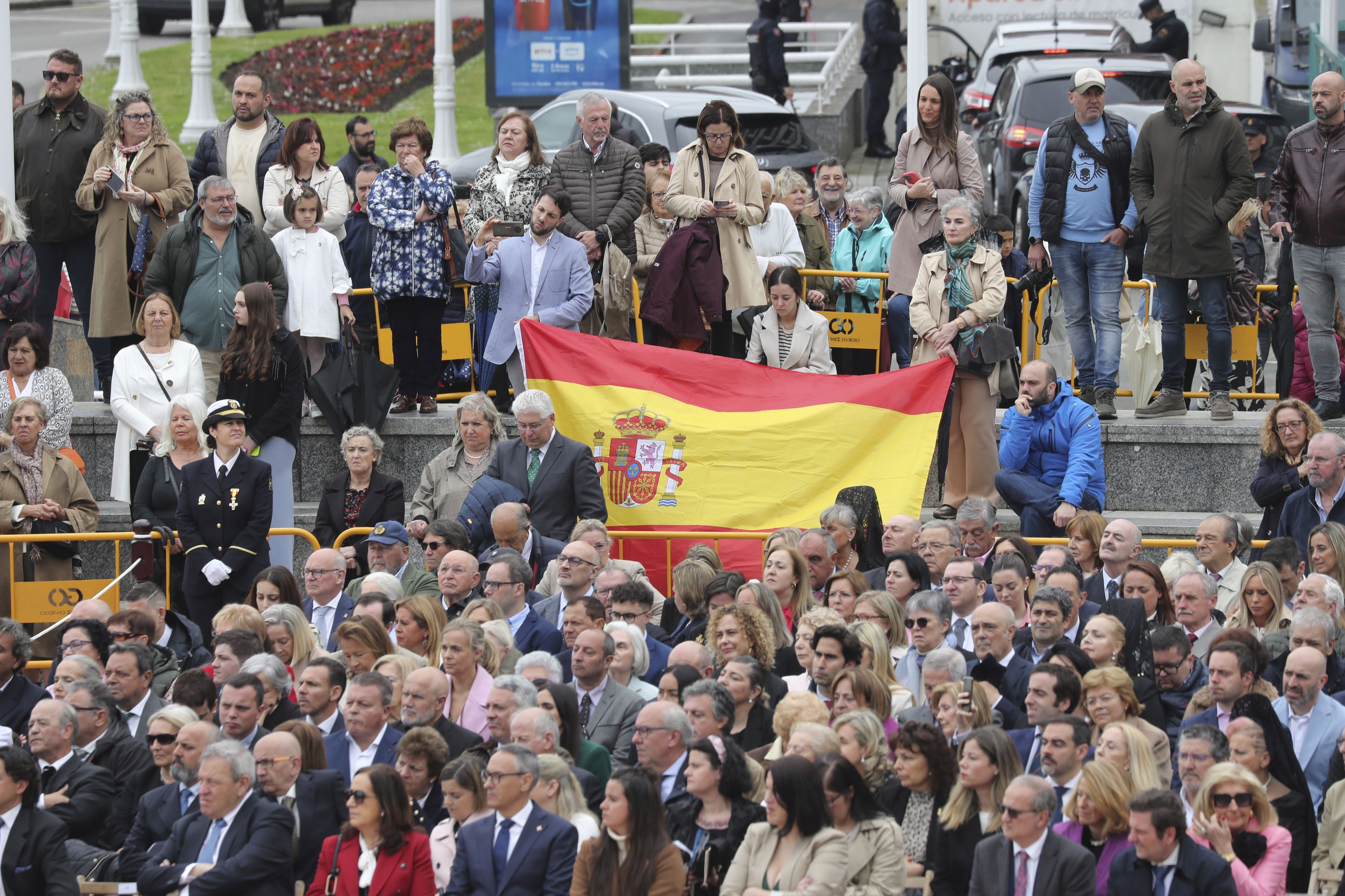 Las imágenes de la jura de bandera en Gijón (5)