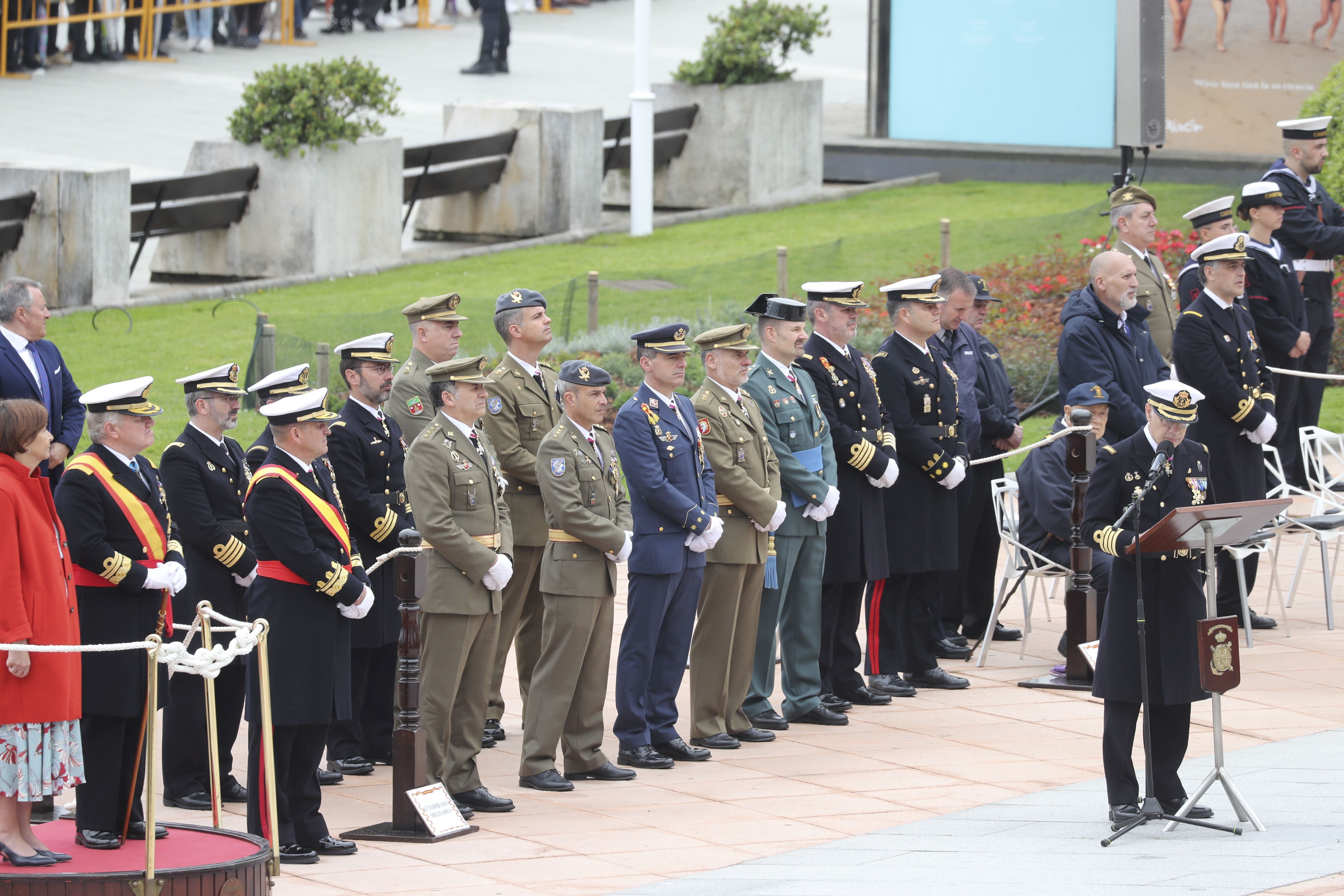 Las imágenes de la jura de bandera en Gijón (5)