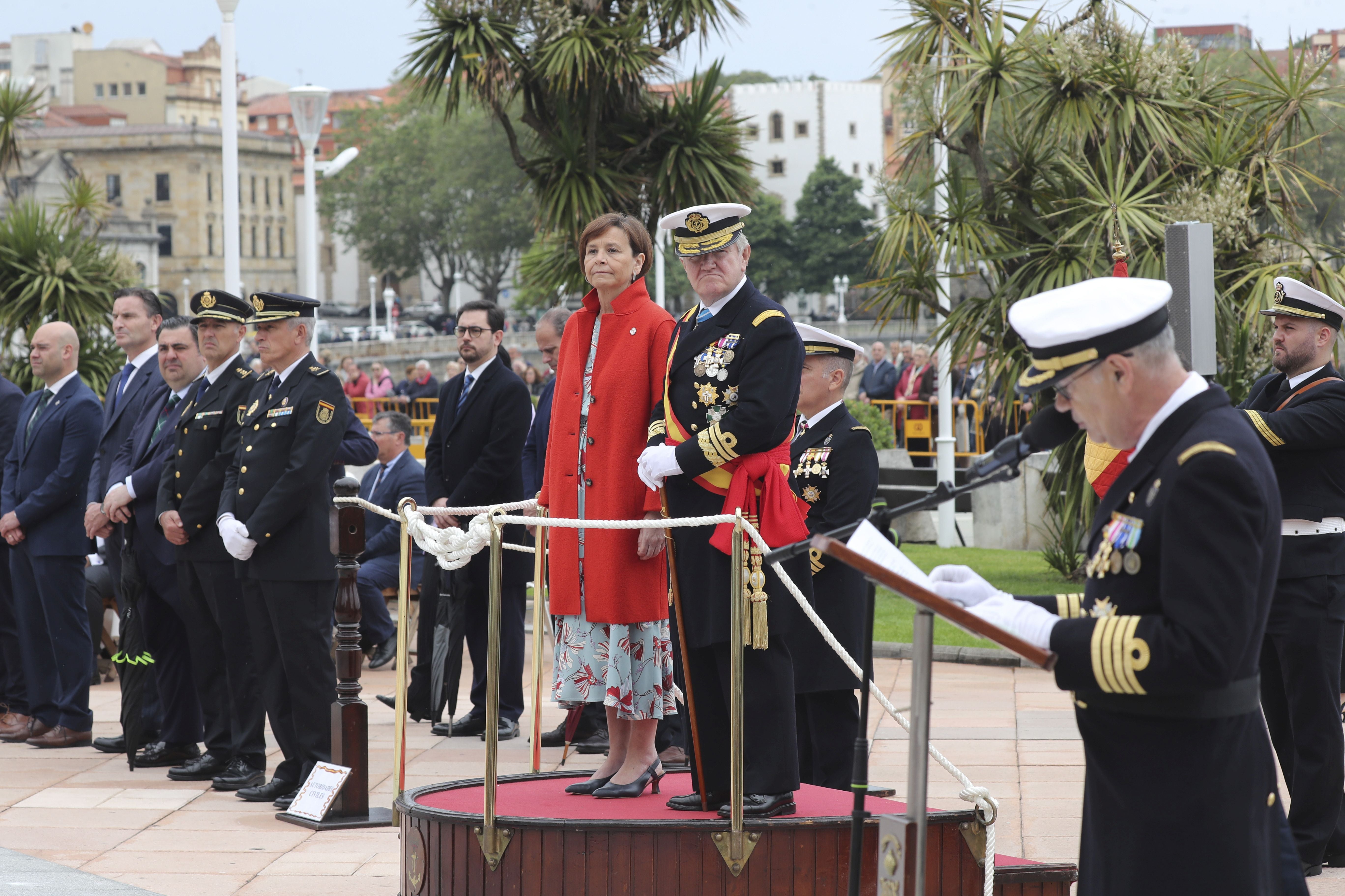 Las imágenes de la jura de bandera en Gijón (5)