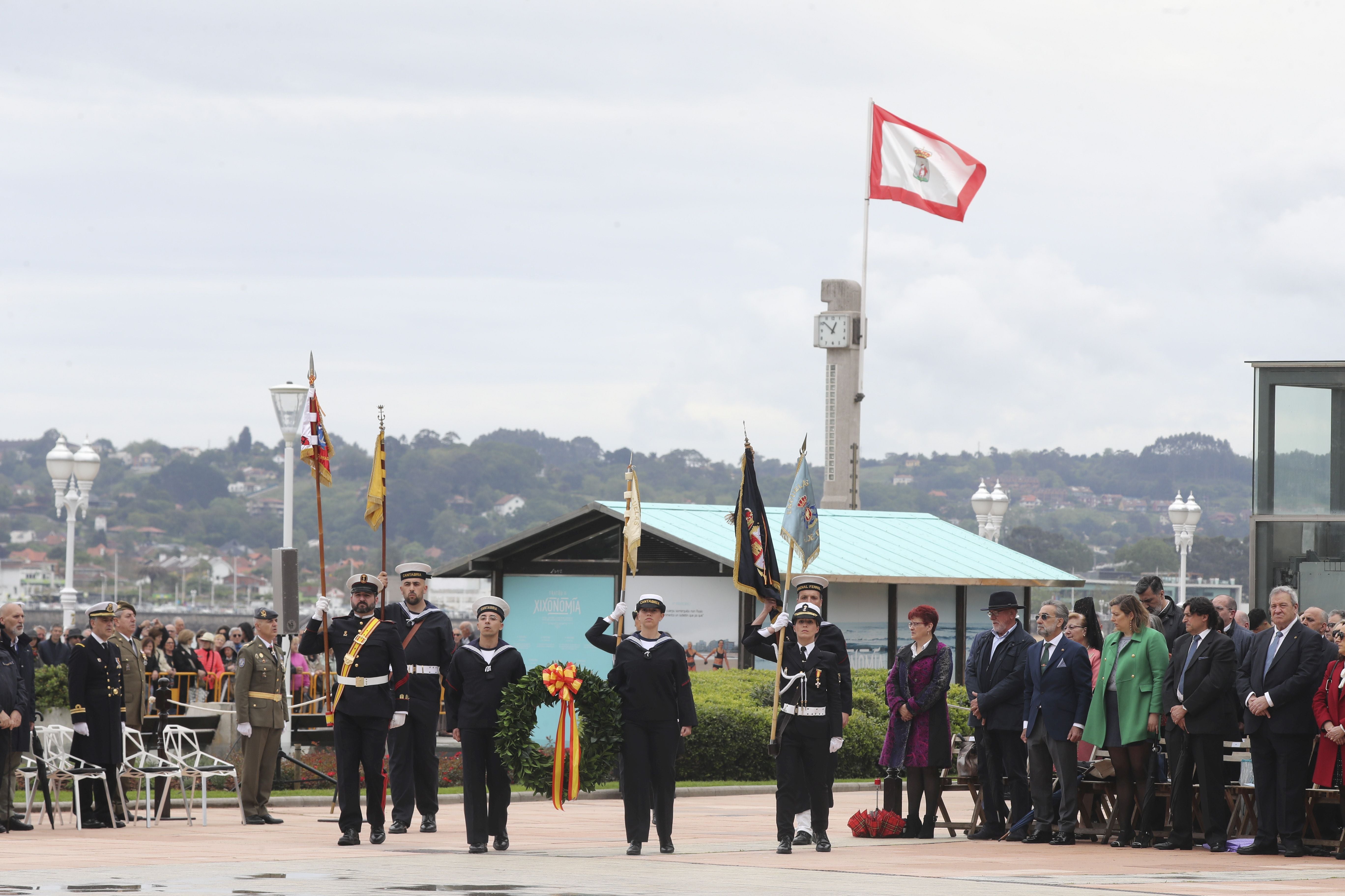 Las imágenes de la jura de bandera en Gijón (5)