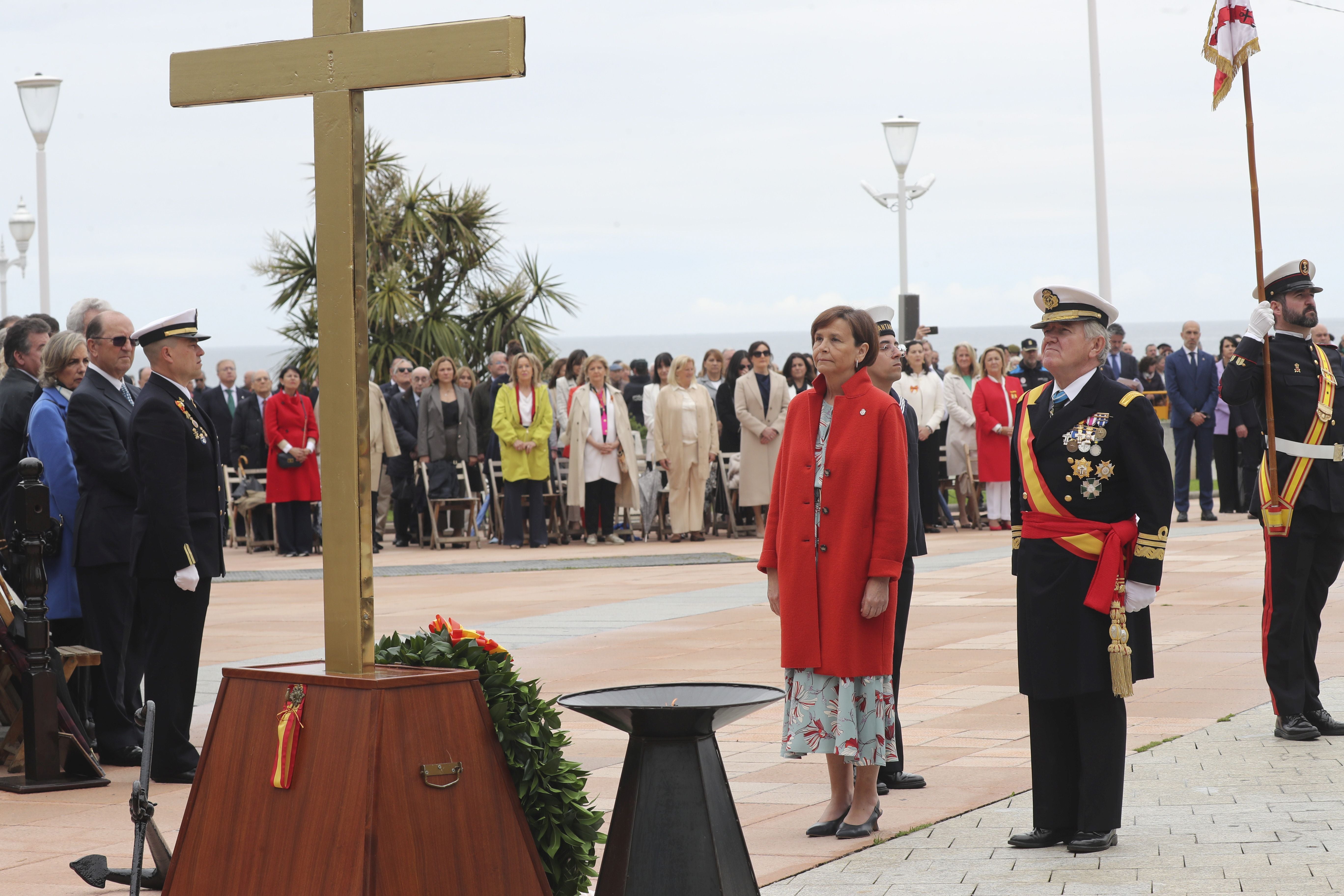 Las imágenes de la jura de bandera en Gijón (5)