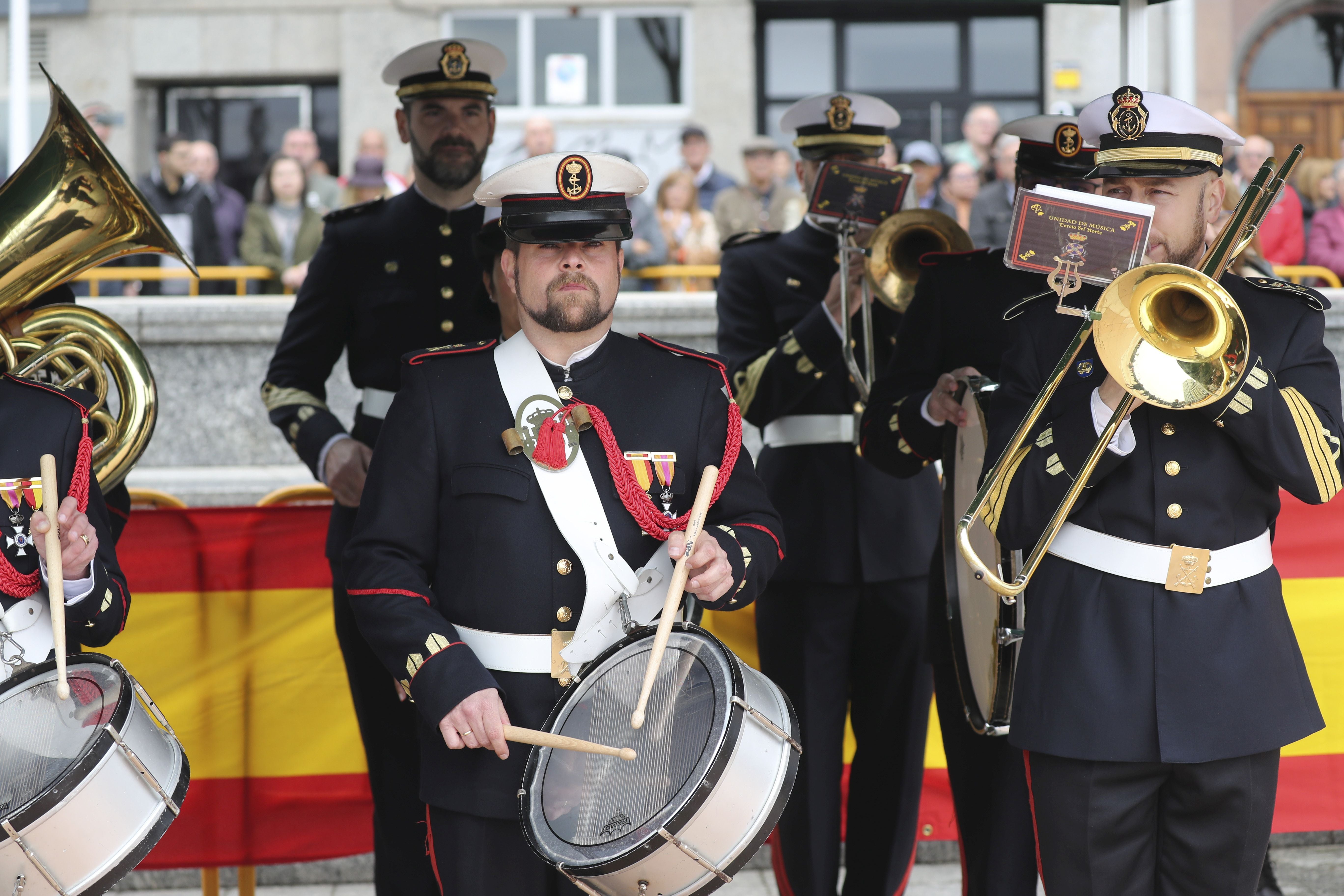 Las imágenes de la jura de bandera en Gijón (5)