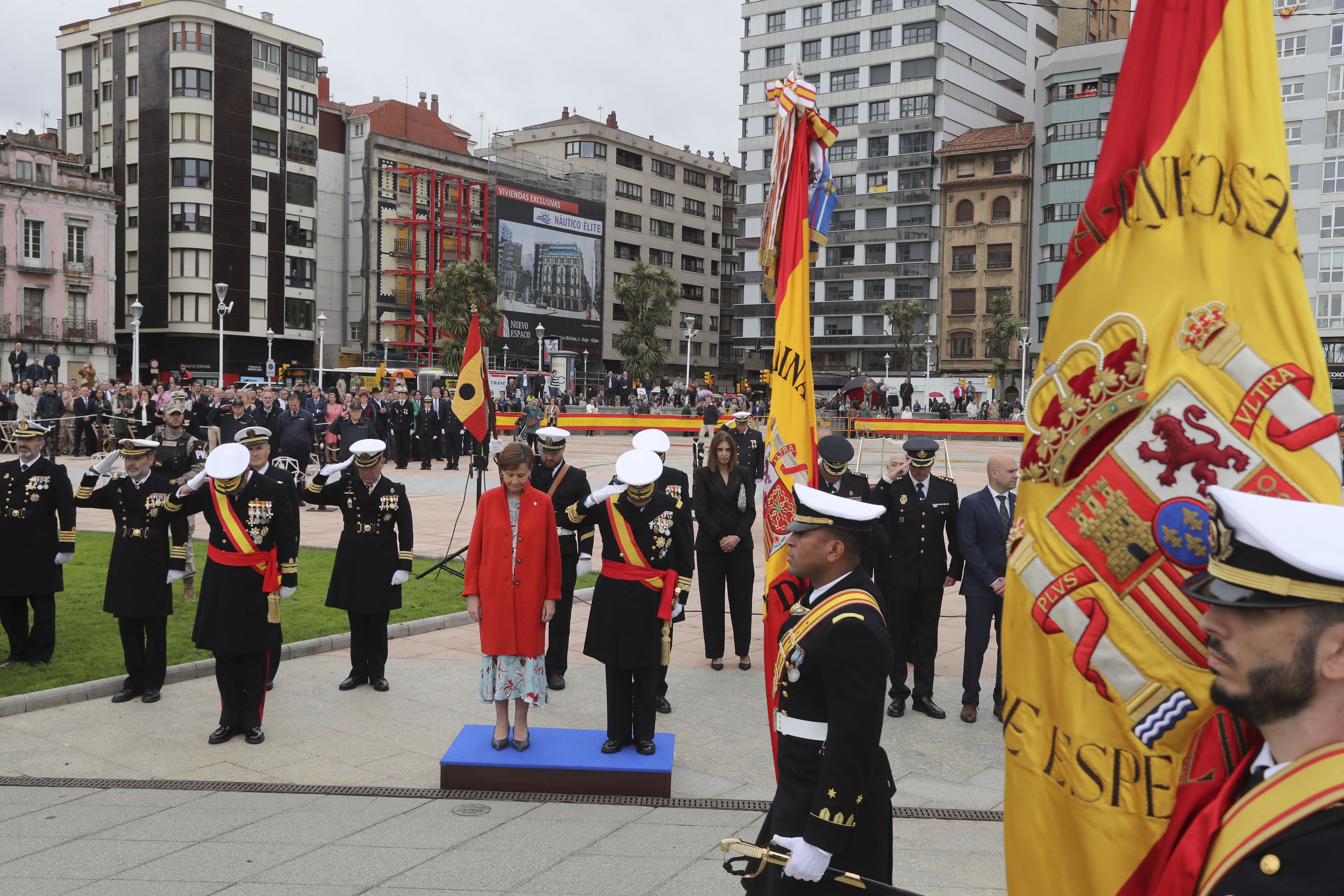 Las imágenes de la jura de bandera en Gijón (5)