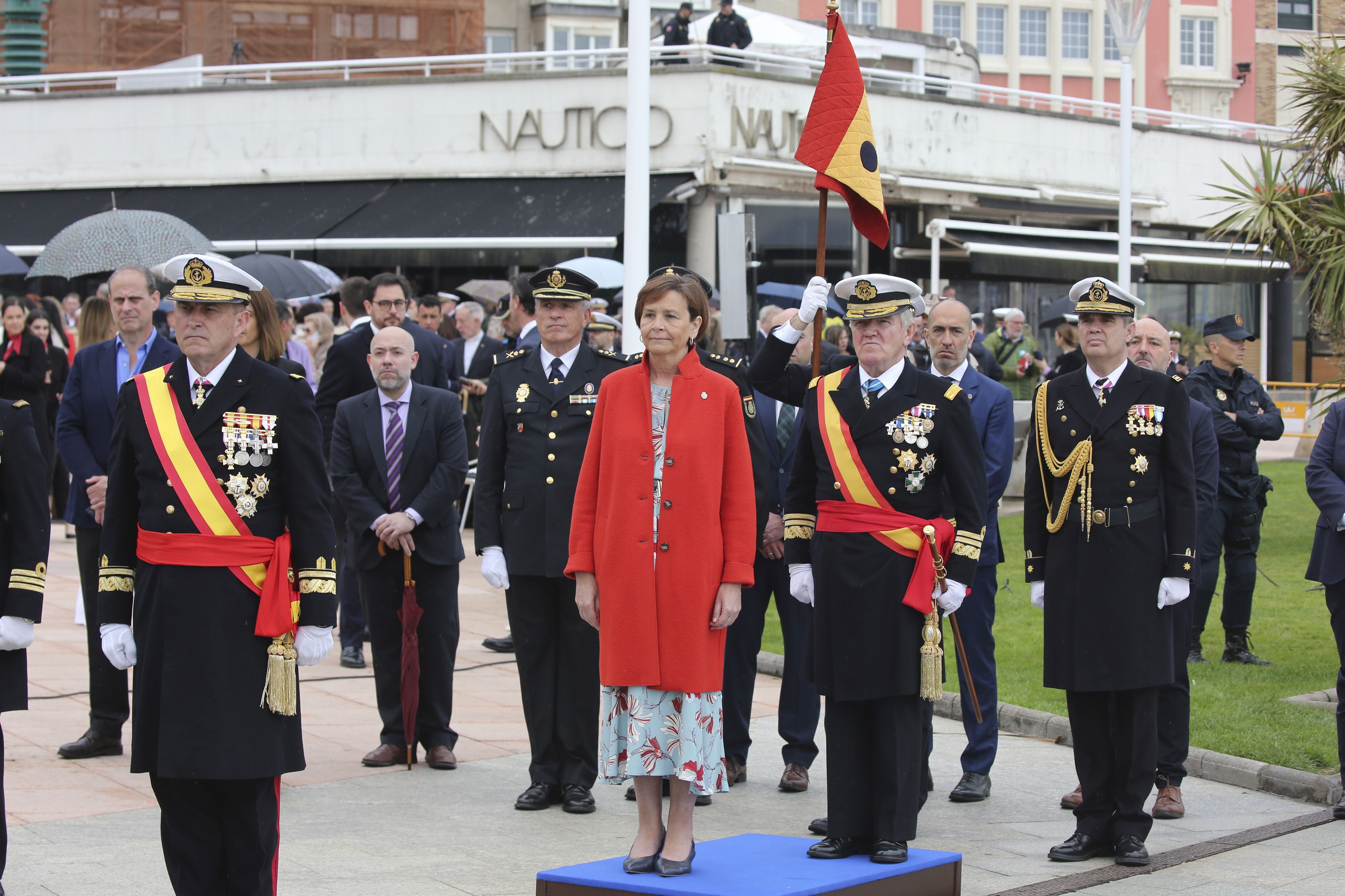 Las imágenes de la jura de bandera en Gijón (1)