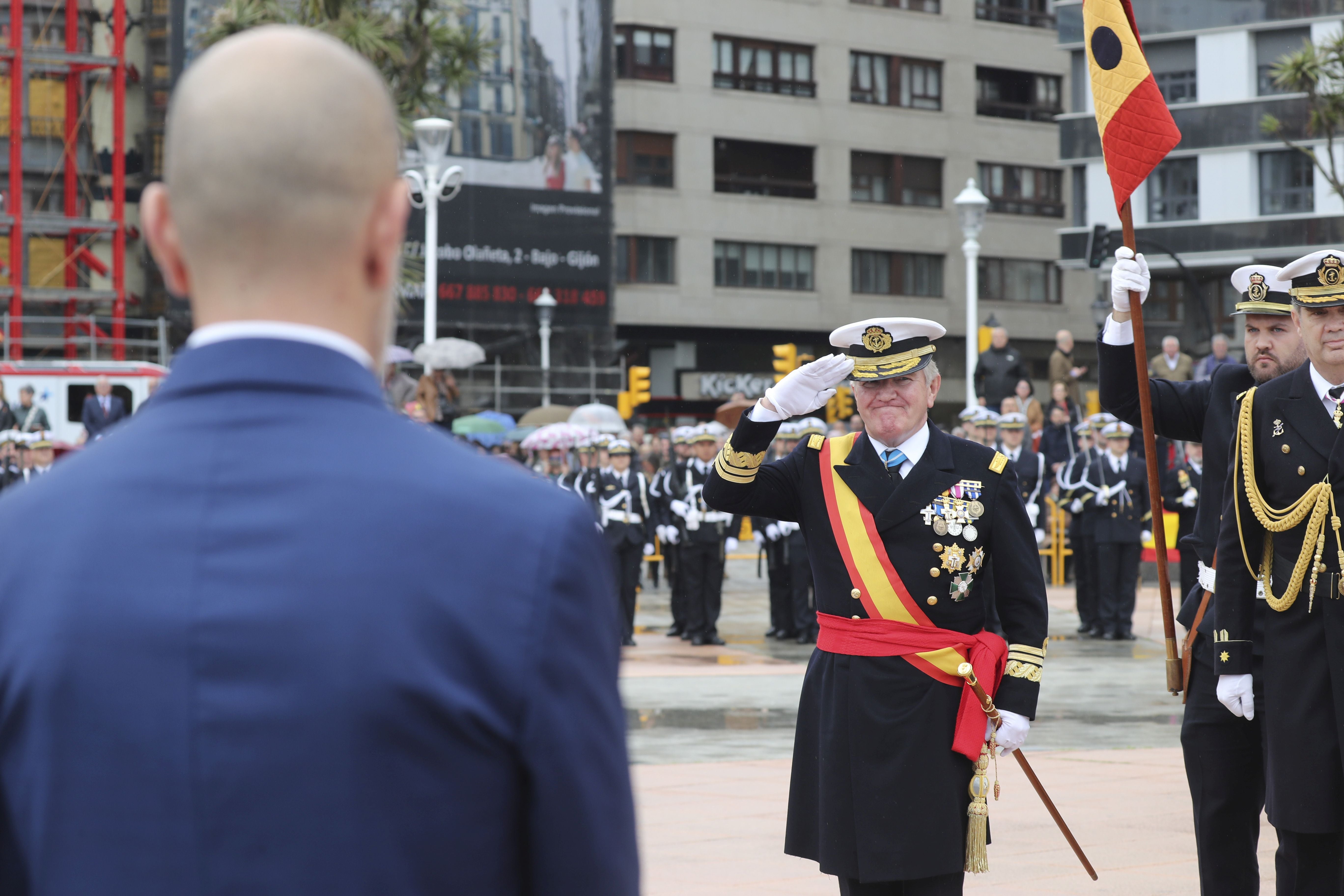 Las imágenes de la jura de bandera en Gijón (1)