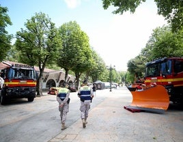 El paseo del Bombé se prepara para los actos del Día de las Fuerzas Armadas.