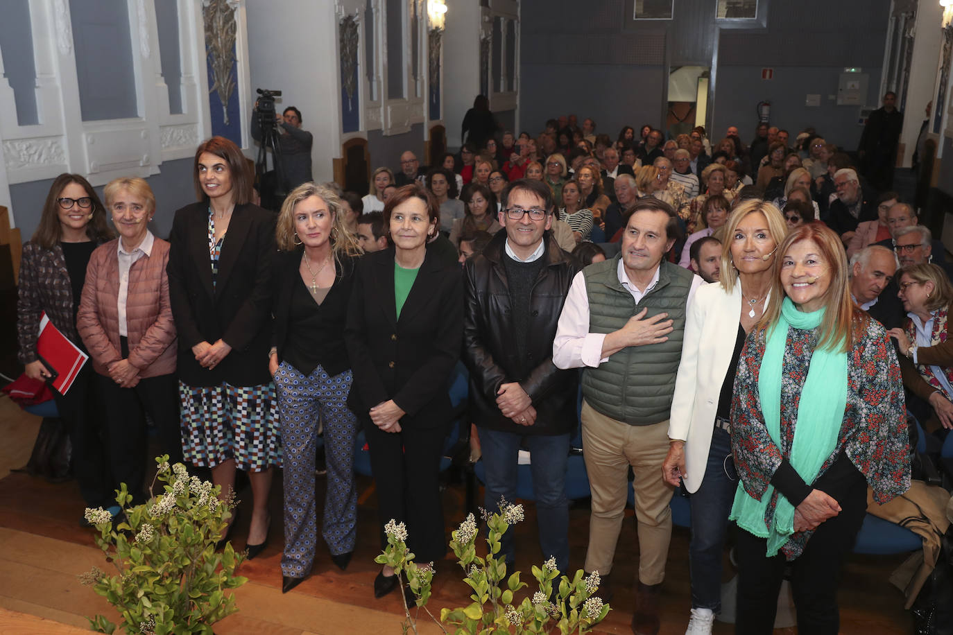 El Antiguo Instituto se llena para recordar a Corín Tellado