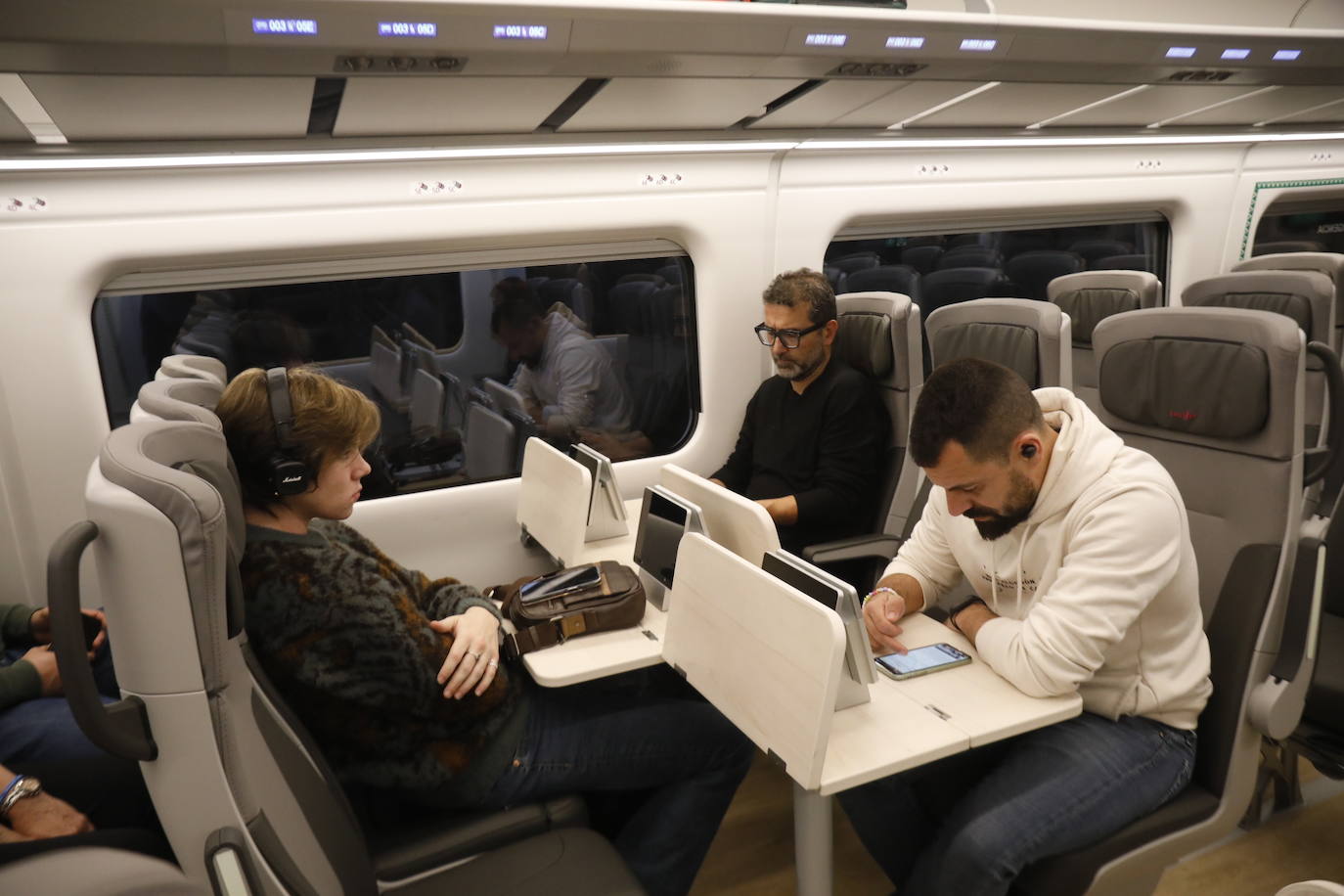 Alta velocidad entre Asturias-Madrid: estreno del primer viaje con el tren Avril