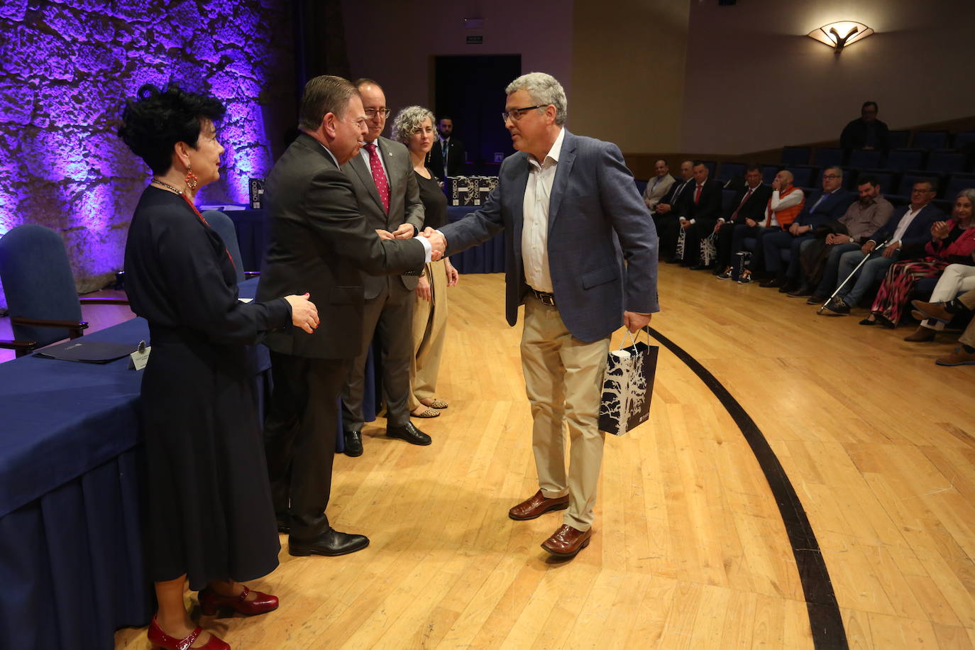 Oviedo homenajea a sus trabajadores municipales