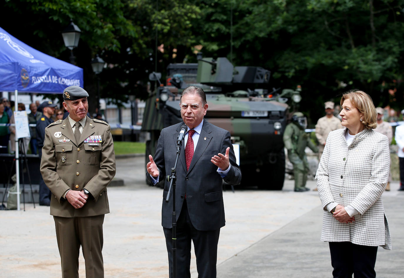 Oviedo se transforma en un escenario militar: así es la exposición en el Bombé