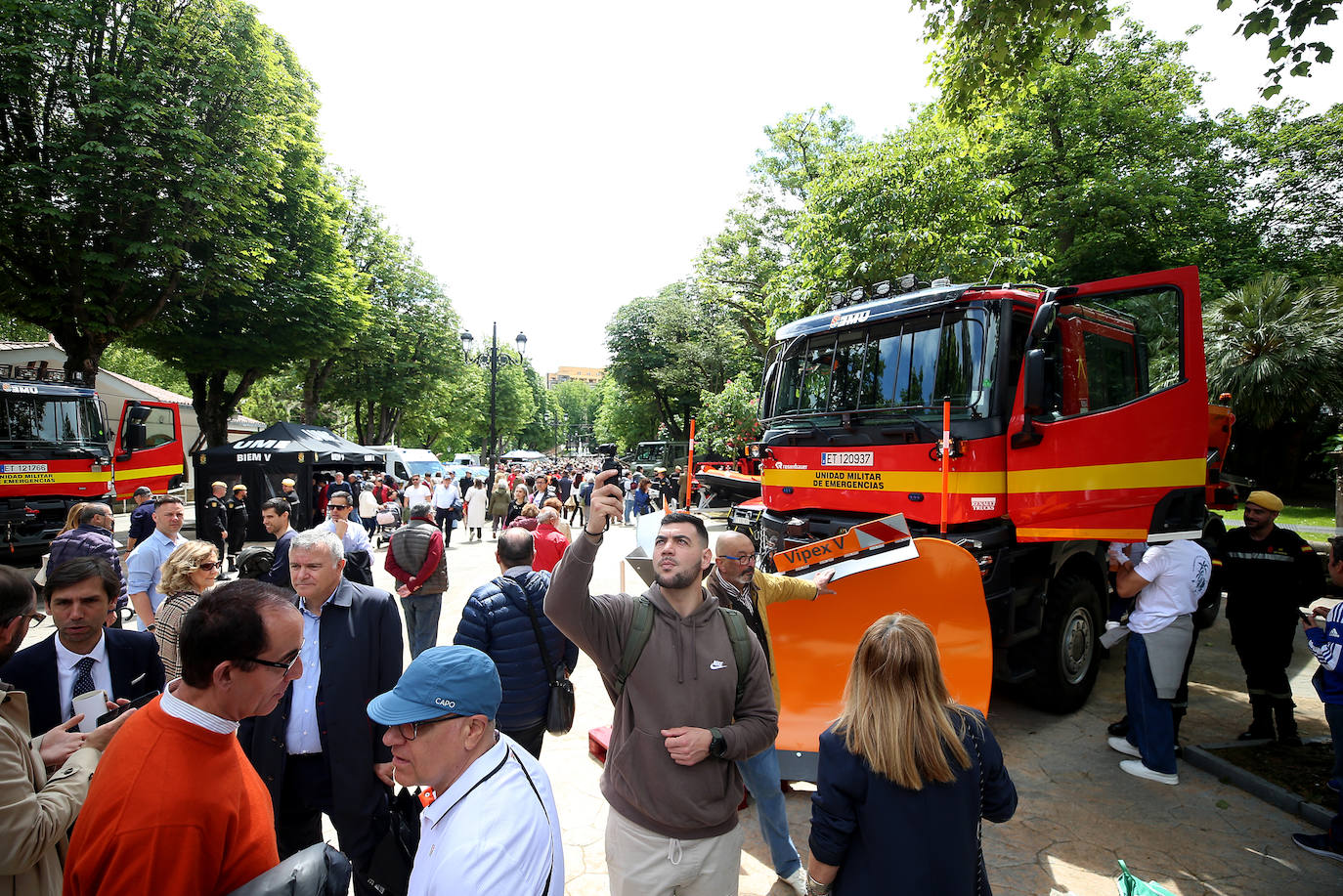 Oviedo se transforma en un escenario militar: así es la exposición en el Bombé