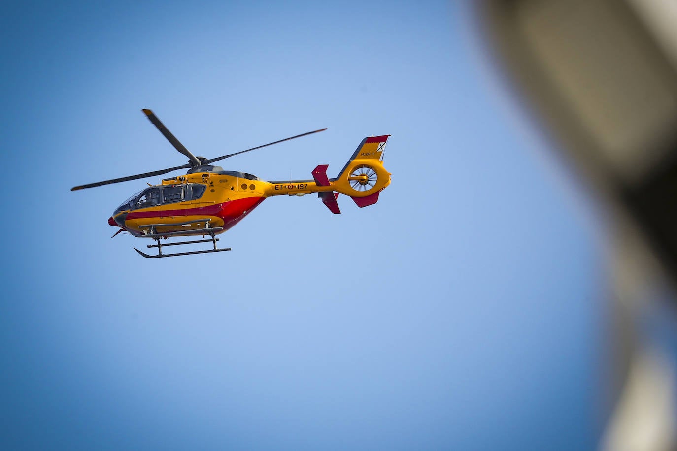 Aeronaves del Ejército del Aire, del de Tierra y de la Armada en el cielo de Gijón