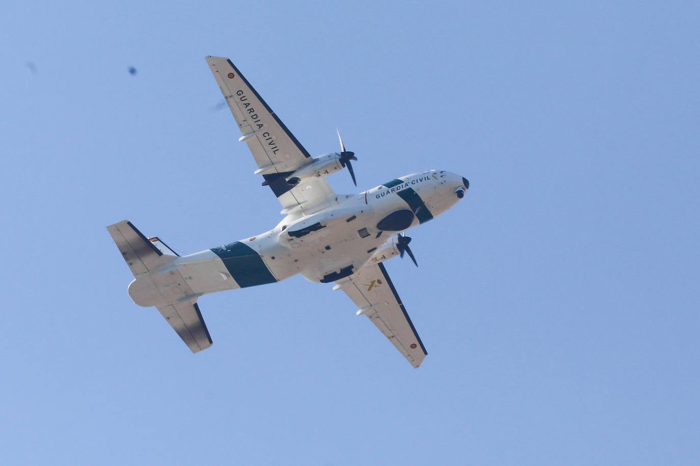 Aeronaves del Ejército del Aire, del de Tierra y de la Armada en el cielo de Gijón