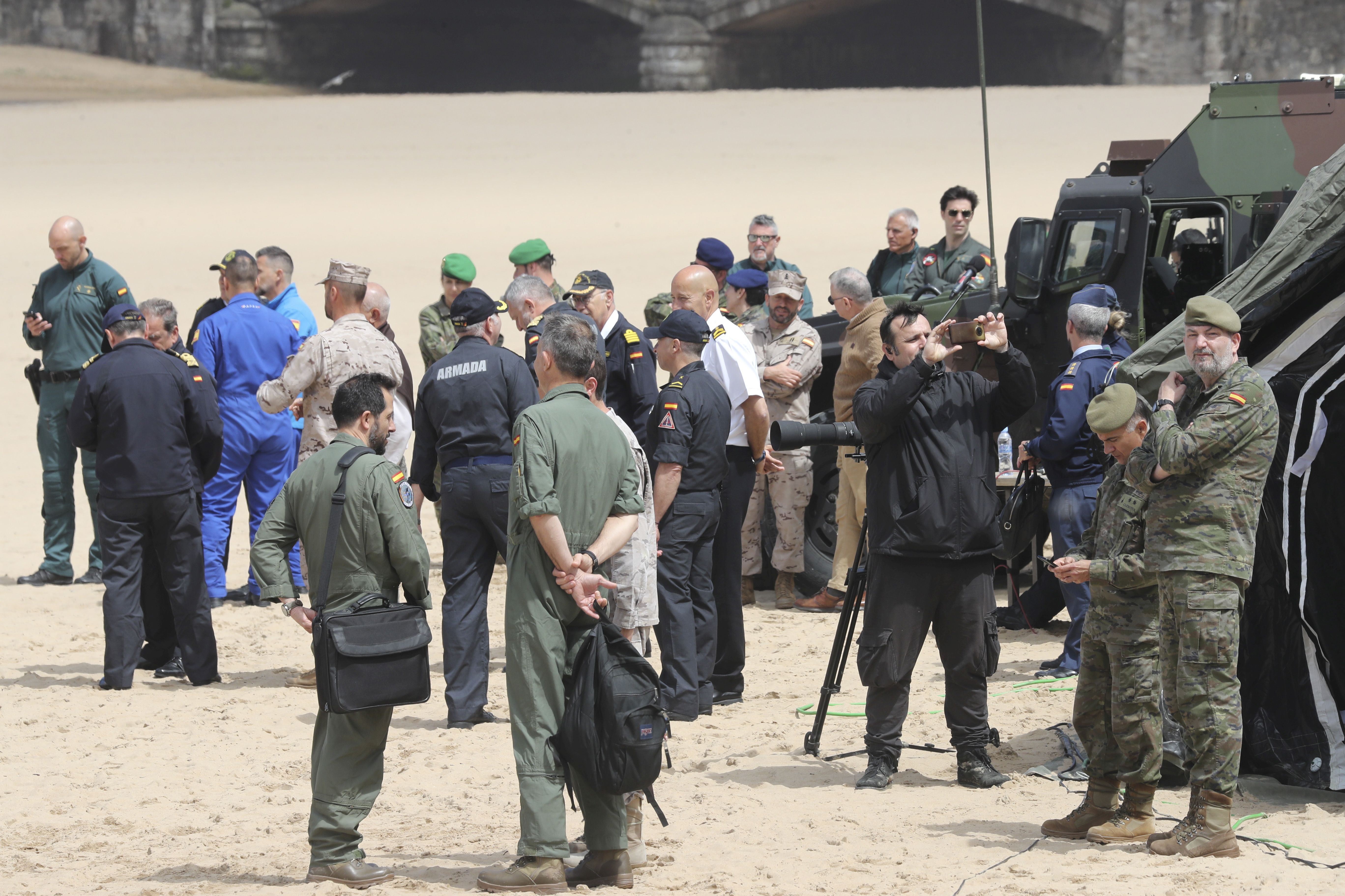 Gijón vive un desembarco de película del Ejército