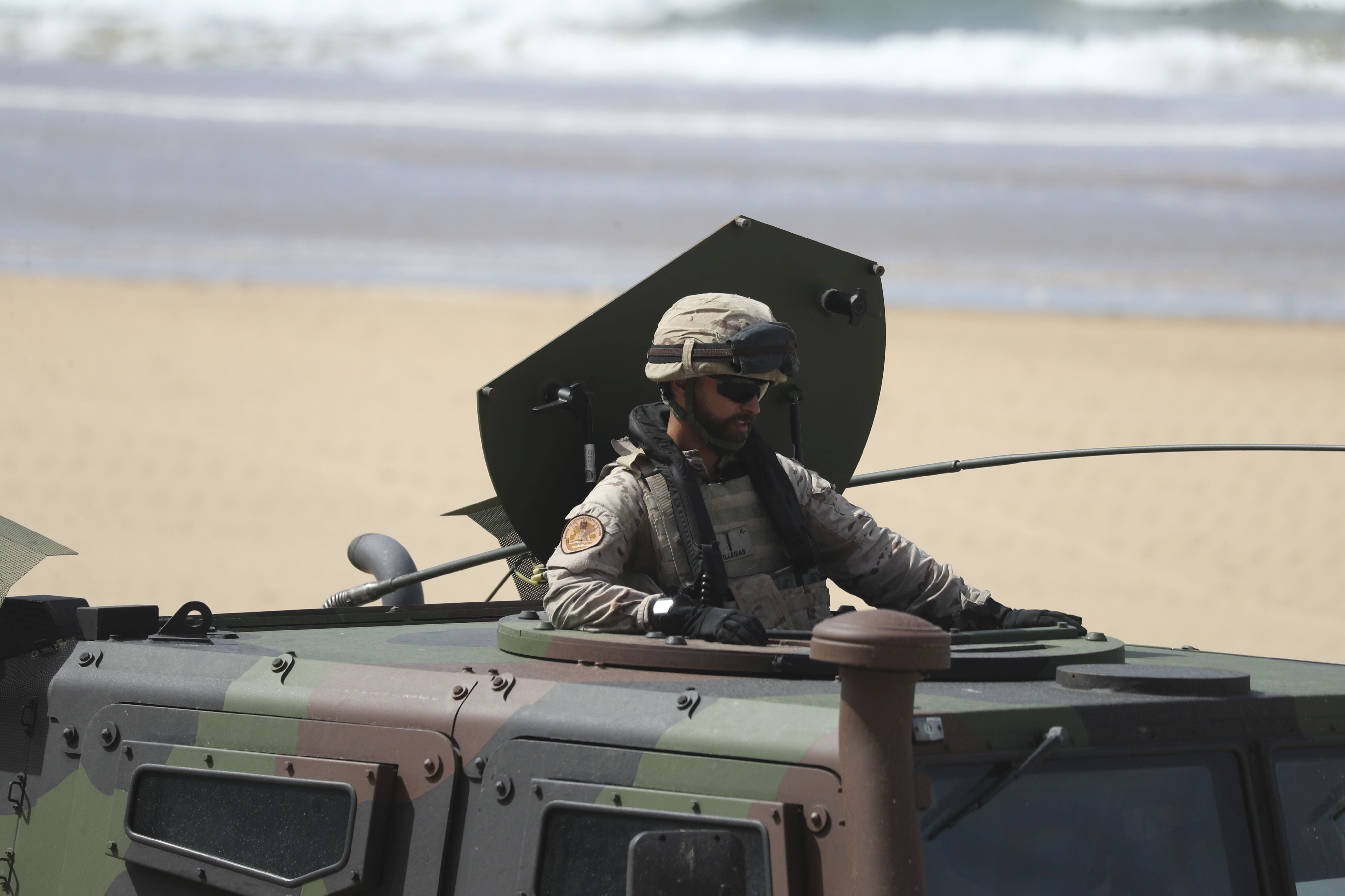 Gijón vive un desembarco de película del Ejército