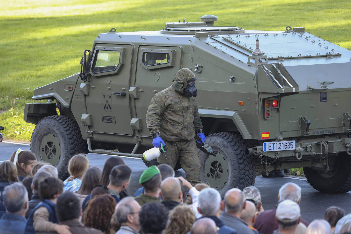 Las Mestas, escenario militar en Gijón