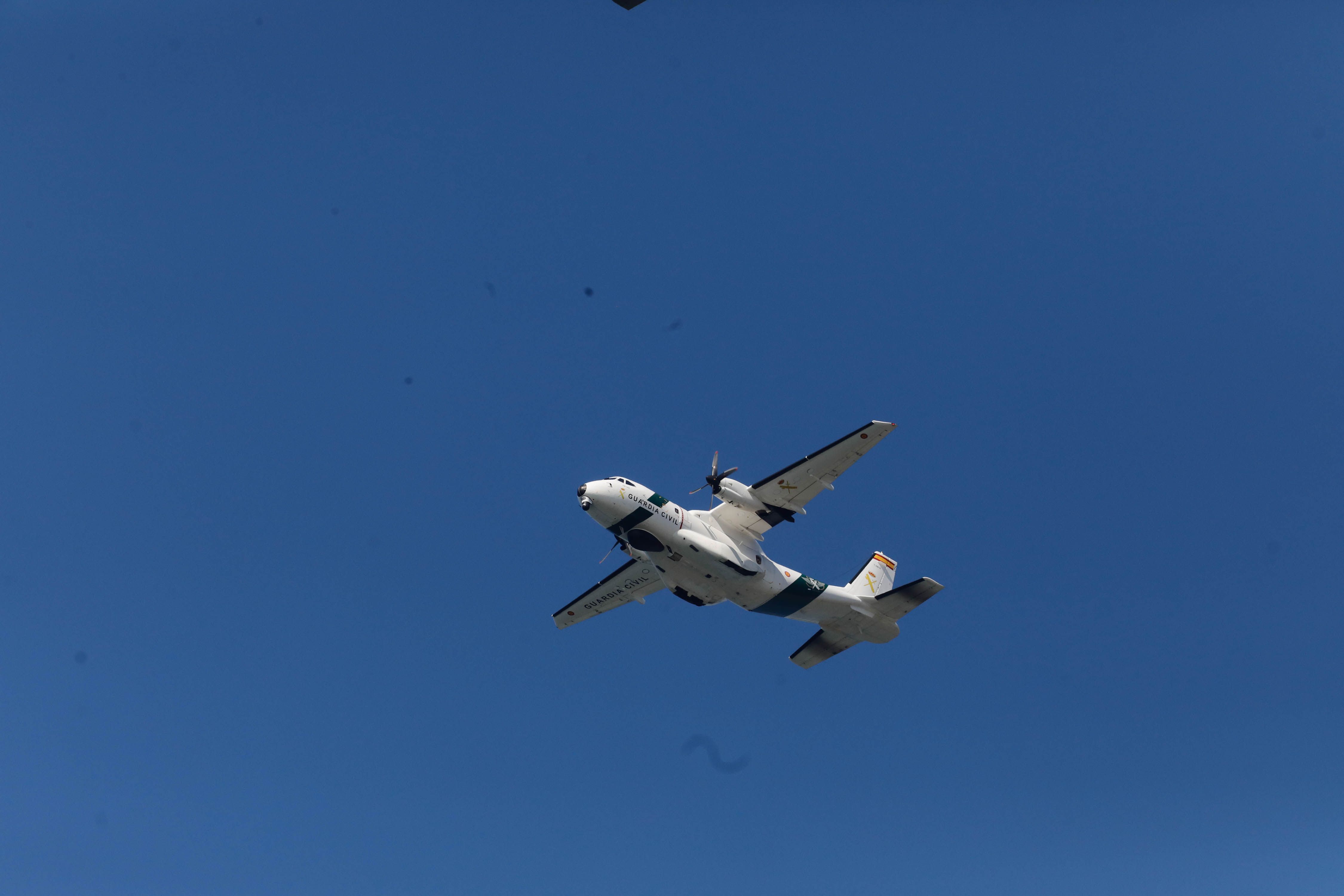 Acrobacias aéreas y desembarco militar: las impresionantes fotos de las Fuerzas Armadas en Gijón