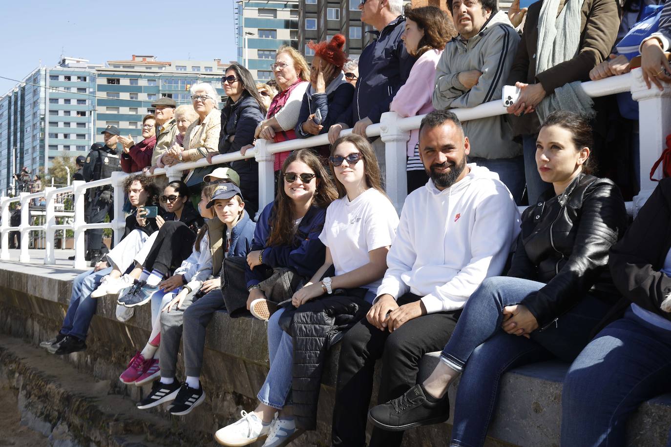 ¿Estuviste en el acto central de las Fuerzas Armadas en Gijón? ¡Búscate!