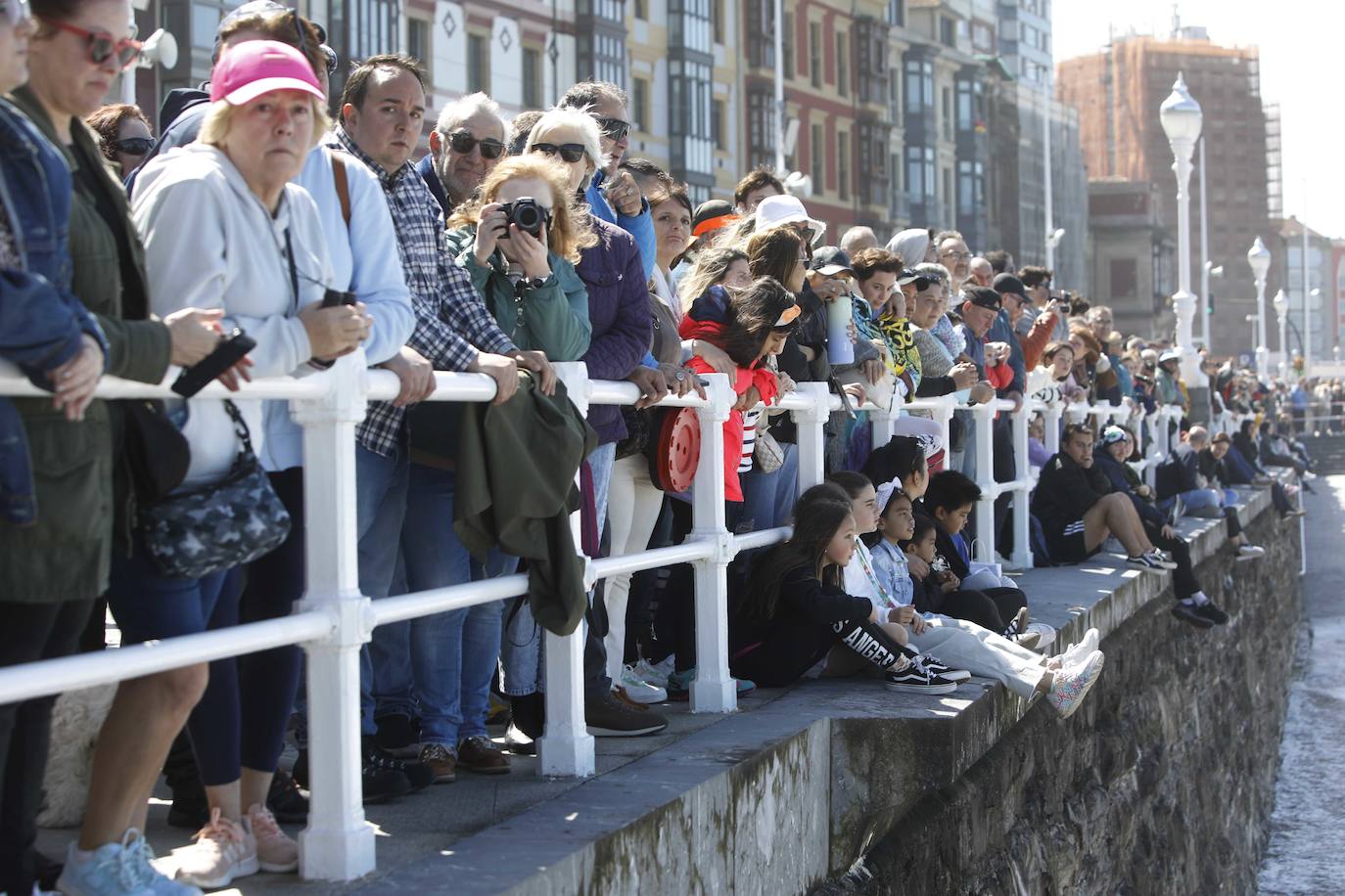 ¿Estuviste en el acto central de las Fuerzas Armadas en Gijón? ¡Búscate!