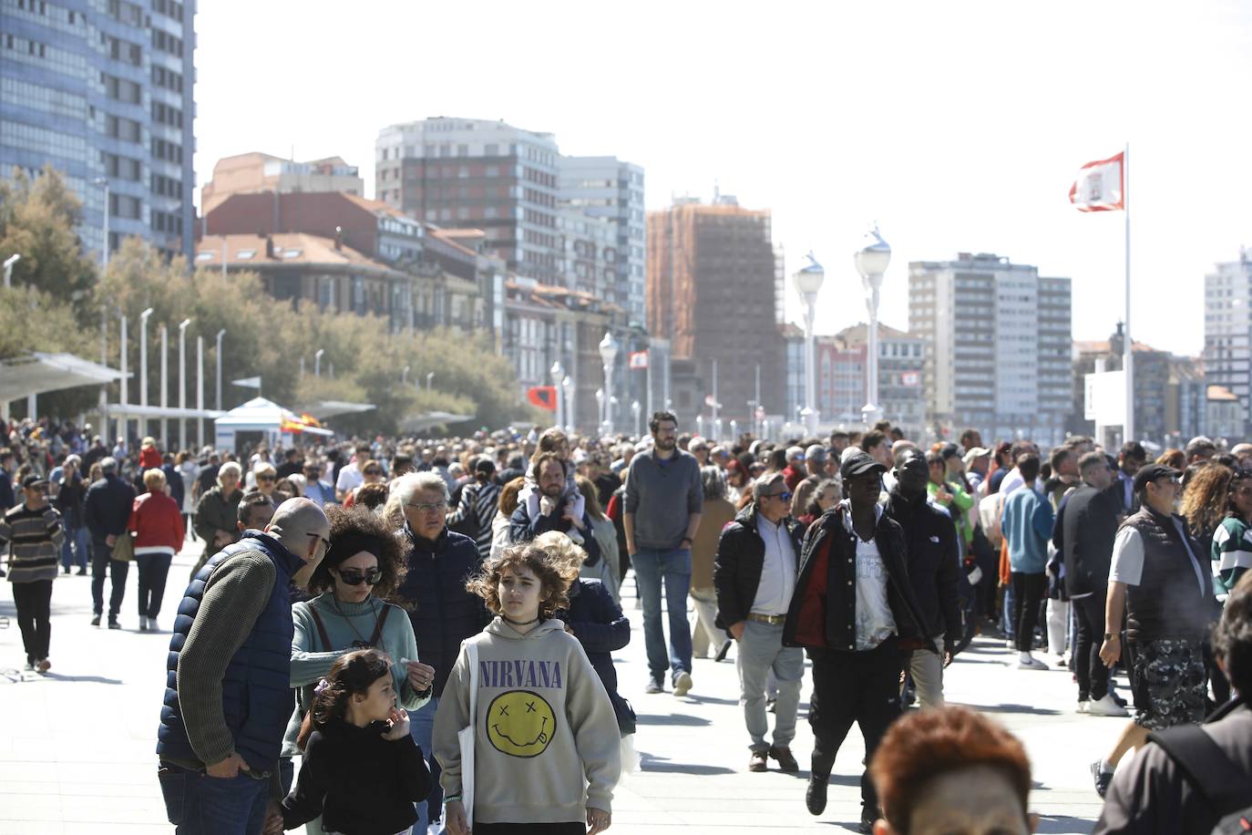 ¿Estuviste en el acto central de las Fuerzas Armadas en Gijón? ¡Búscate!