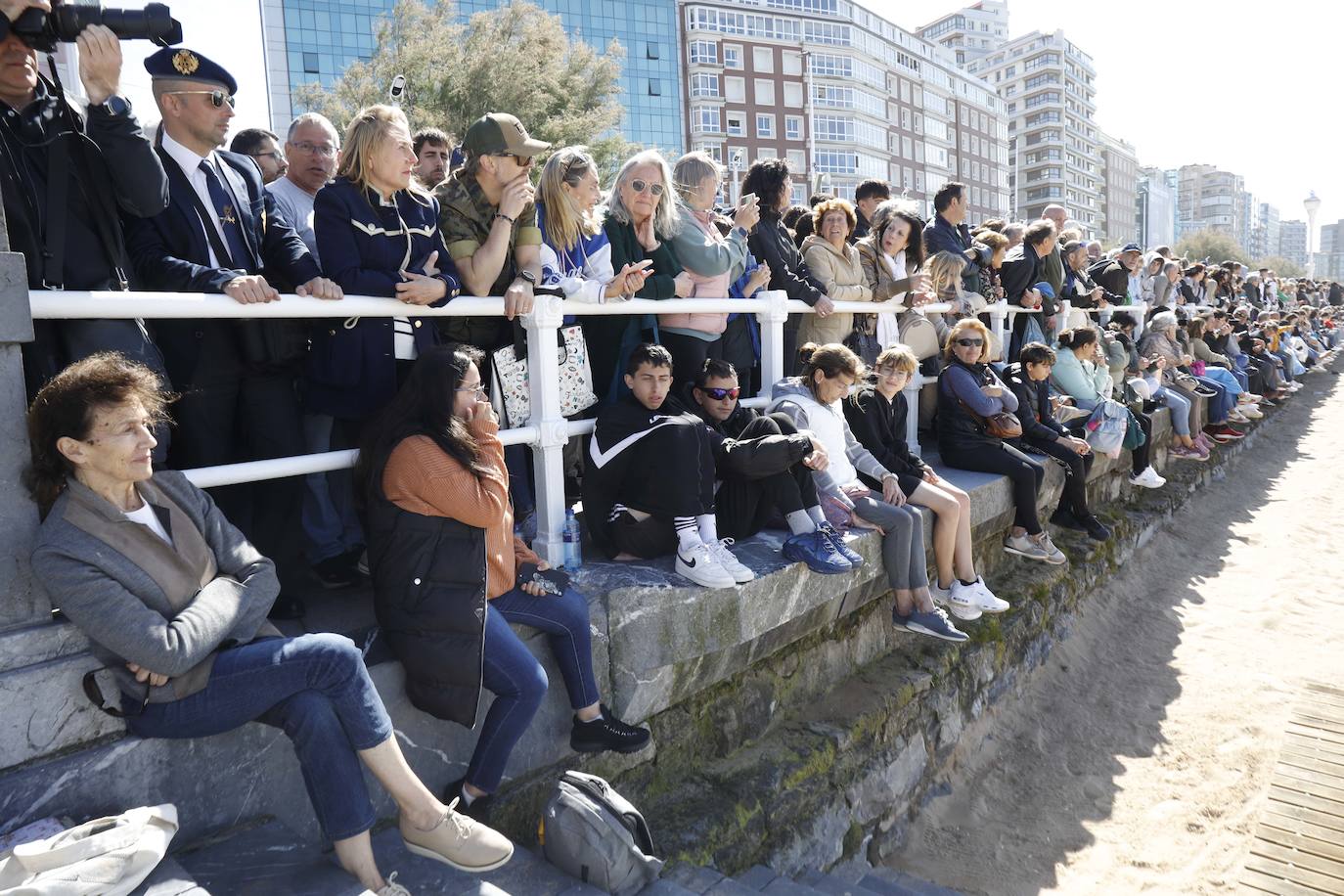 ¿Estuviste en el acto central de las Fuerzas Armadas en Gijón? ¡Búscate!