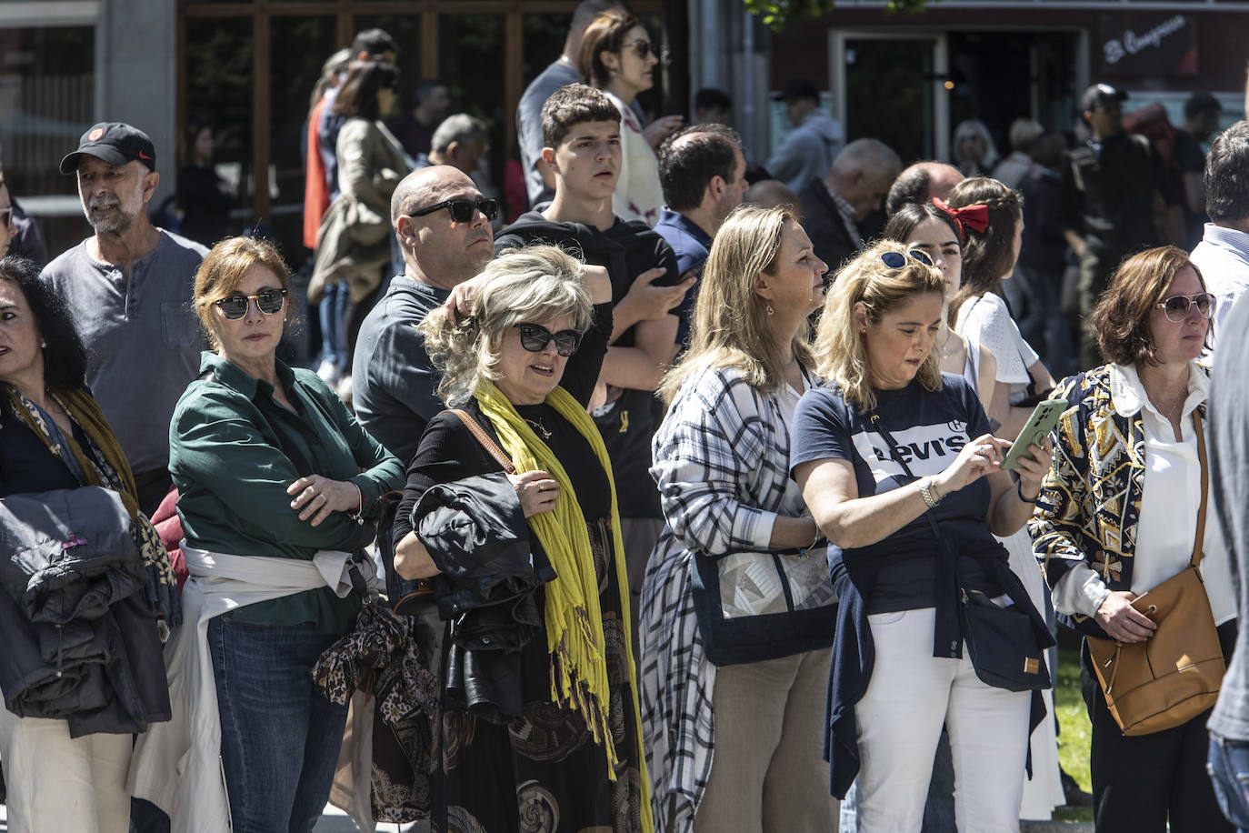 Si disfrutaste del desfile de las Fuerzas Armadas en Oviedo, búscate en nuestras fotos