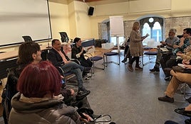 La reunión de la nueva comisión para la supresión de barreras arquitectónicas .