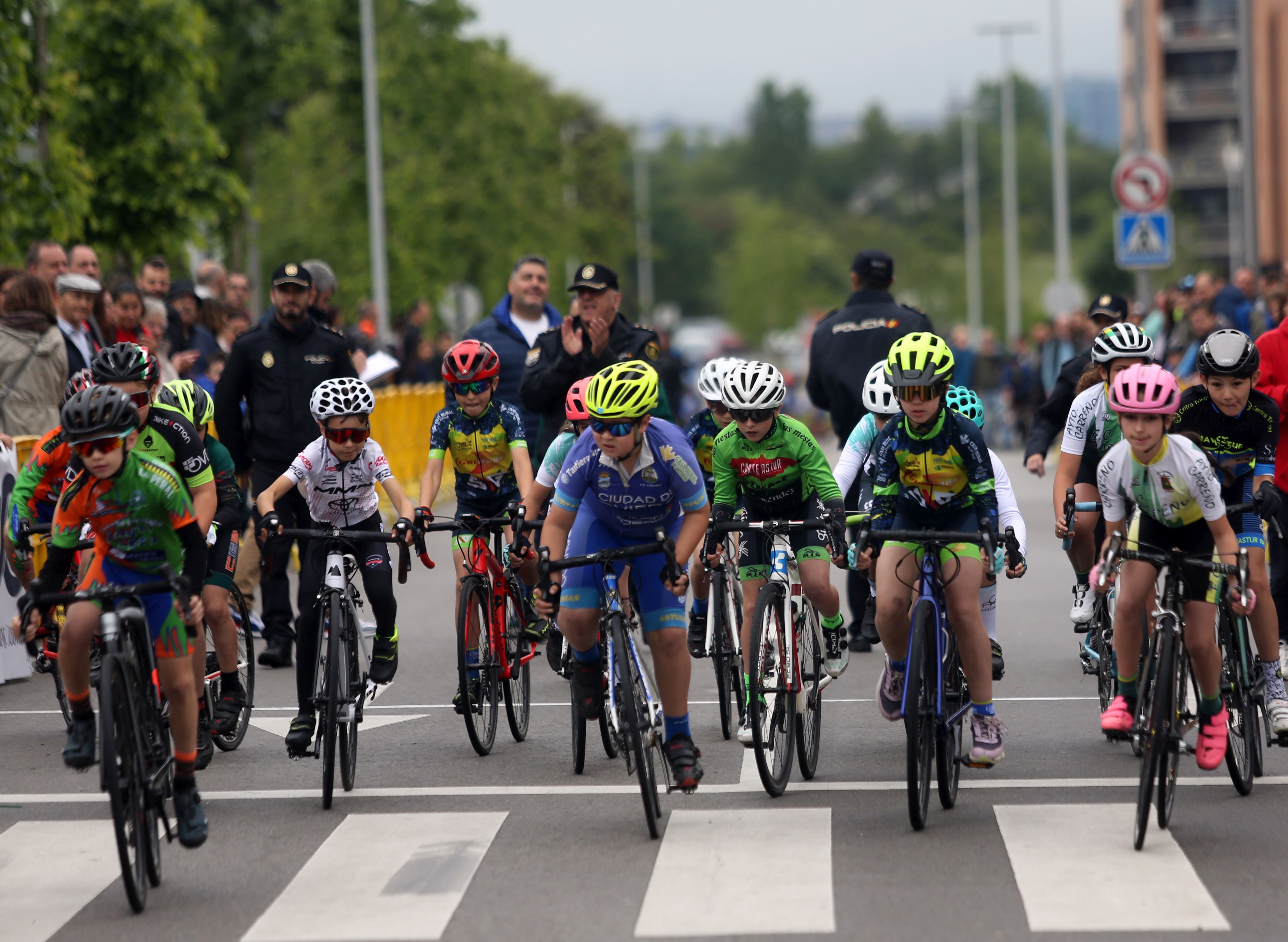 Las imágenes que deja la marcha ciclista de Lugones