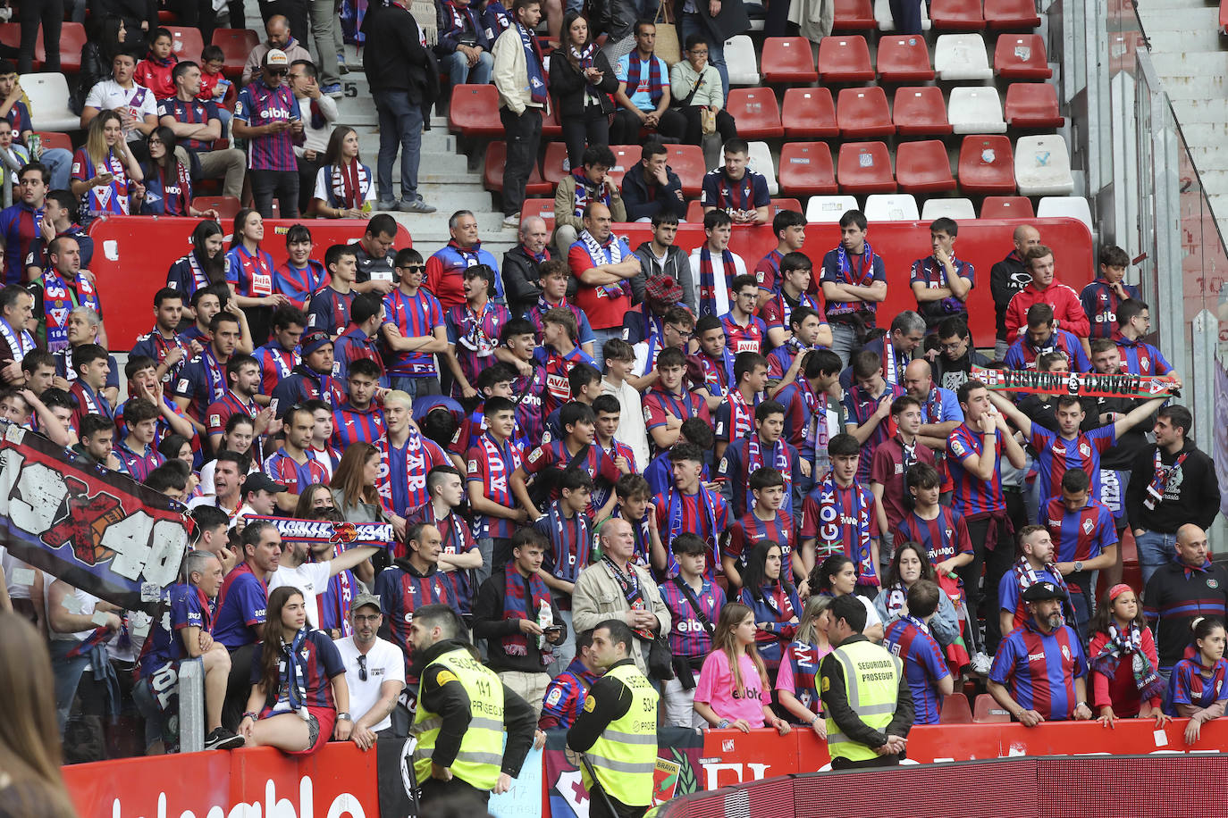 ¿Estuviste en El Molinón en el Sporting - Eibar? ¡Búscate!