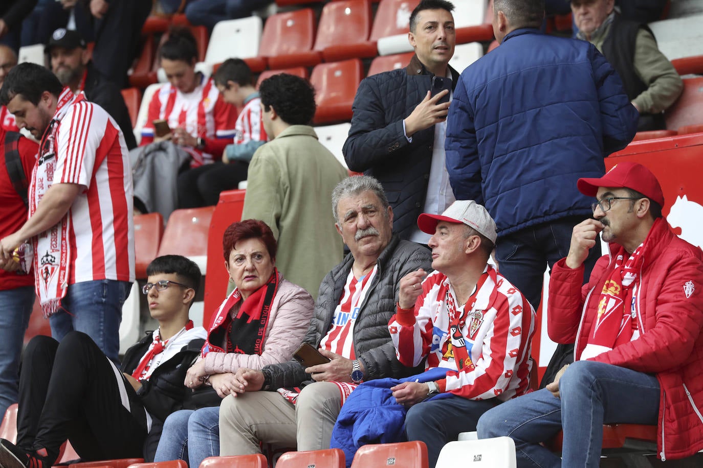 ¿Estuviste en El Molinón en el Sporting - Eibar? ¡Búscate!