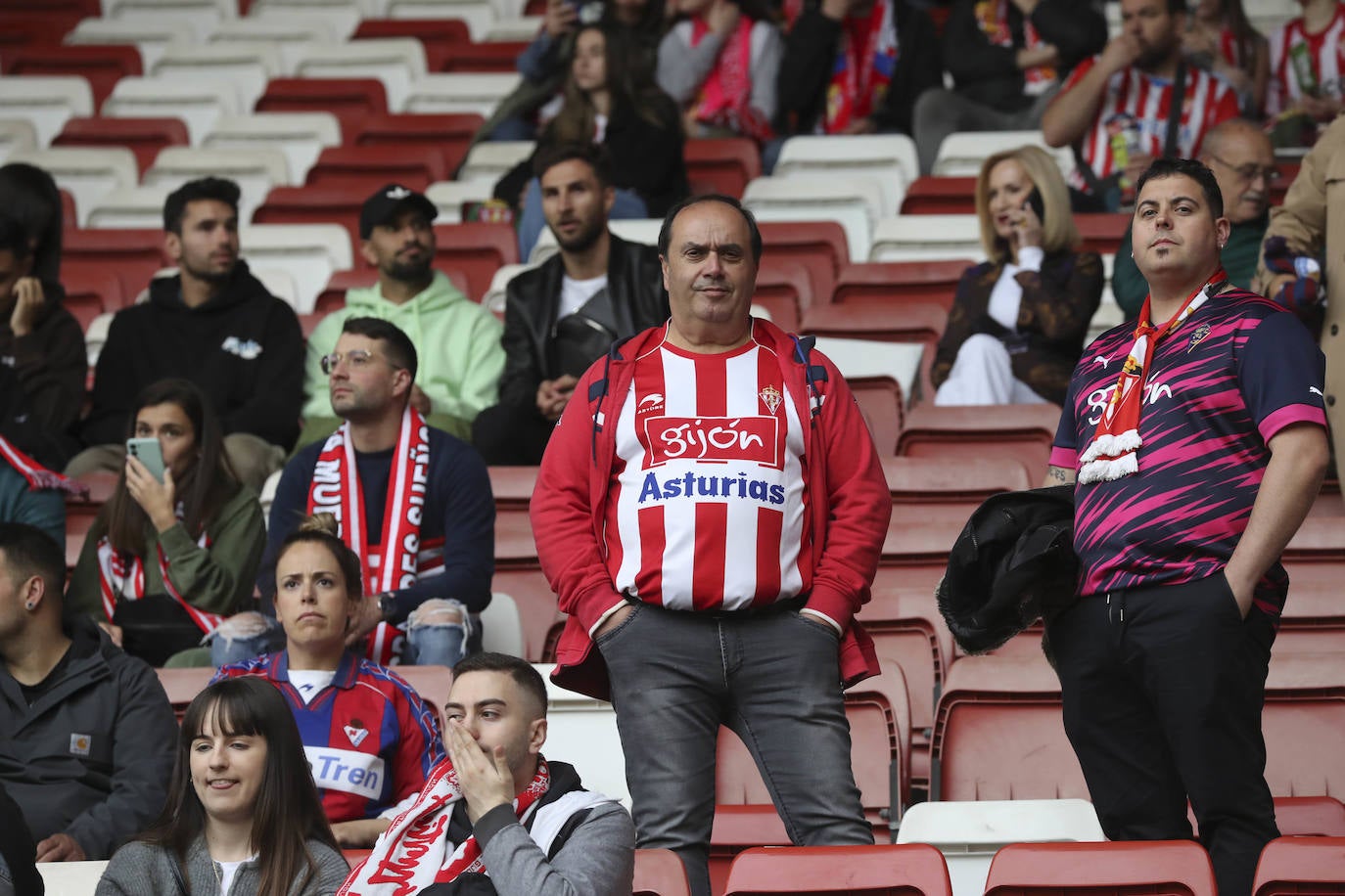 ¿Estuviste en El Molinón en el Sporting - Eibar? ¡Búscate!