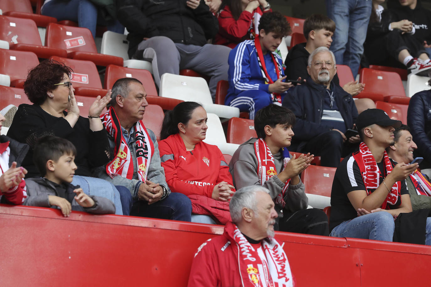 ¿Estuviste en El Molinón en el Sporting - Eibar? ¡Búscate!