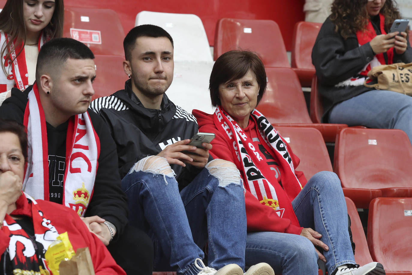 ¿Estuviste en El Molinón en el Sporting - Eibar? ¡Búscate!