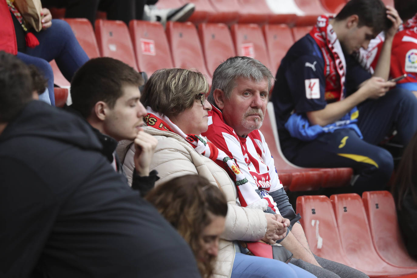 ¿Estuviste en El Molinón en el Sporting - Eibar? ¡Búscate!