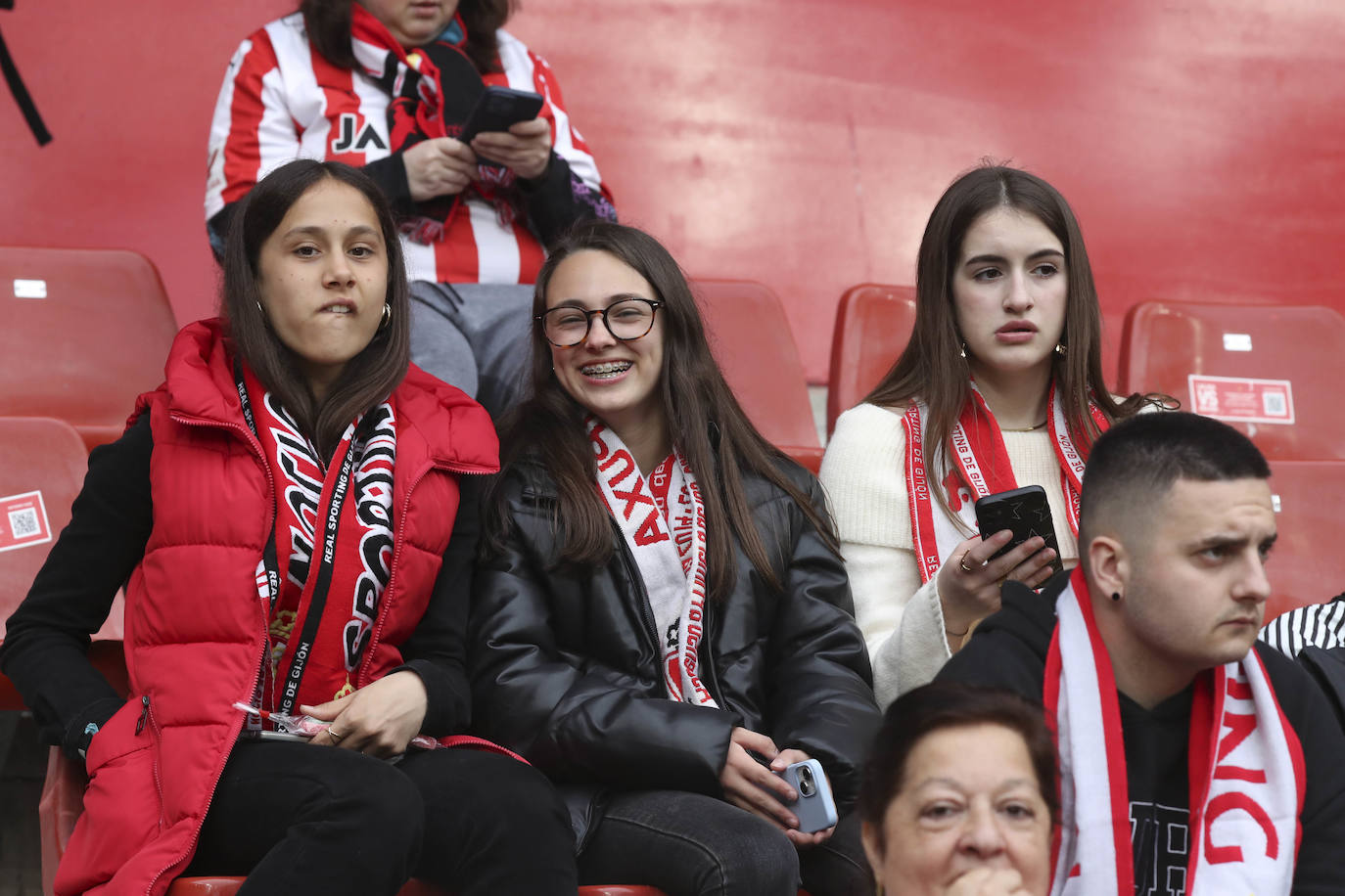 ¿Estuviste en El Molinón en el Sporting - Eibar? ¡Búscate!