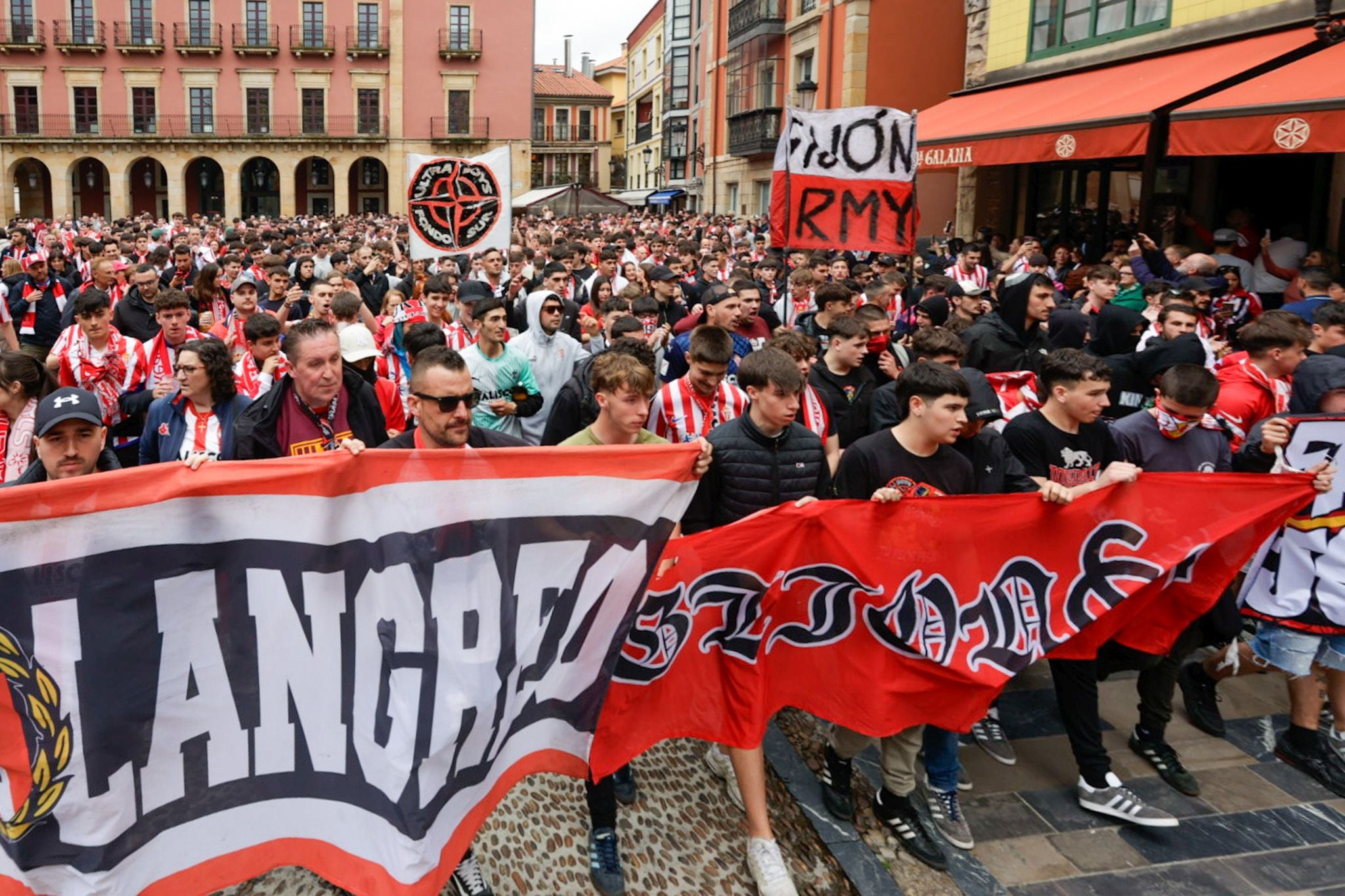 La &#039;Mareona&#039; toma Gijón