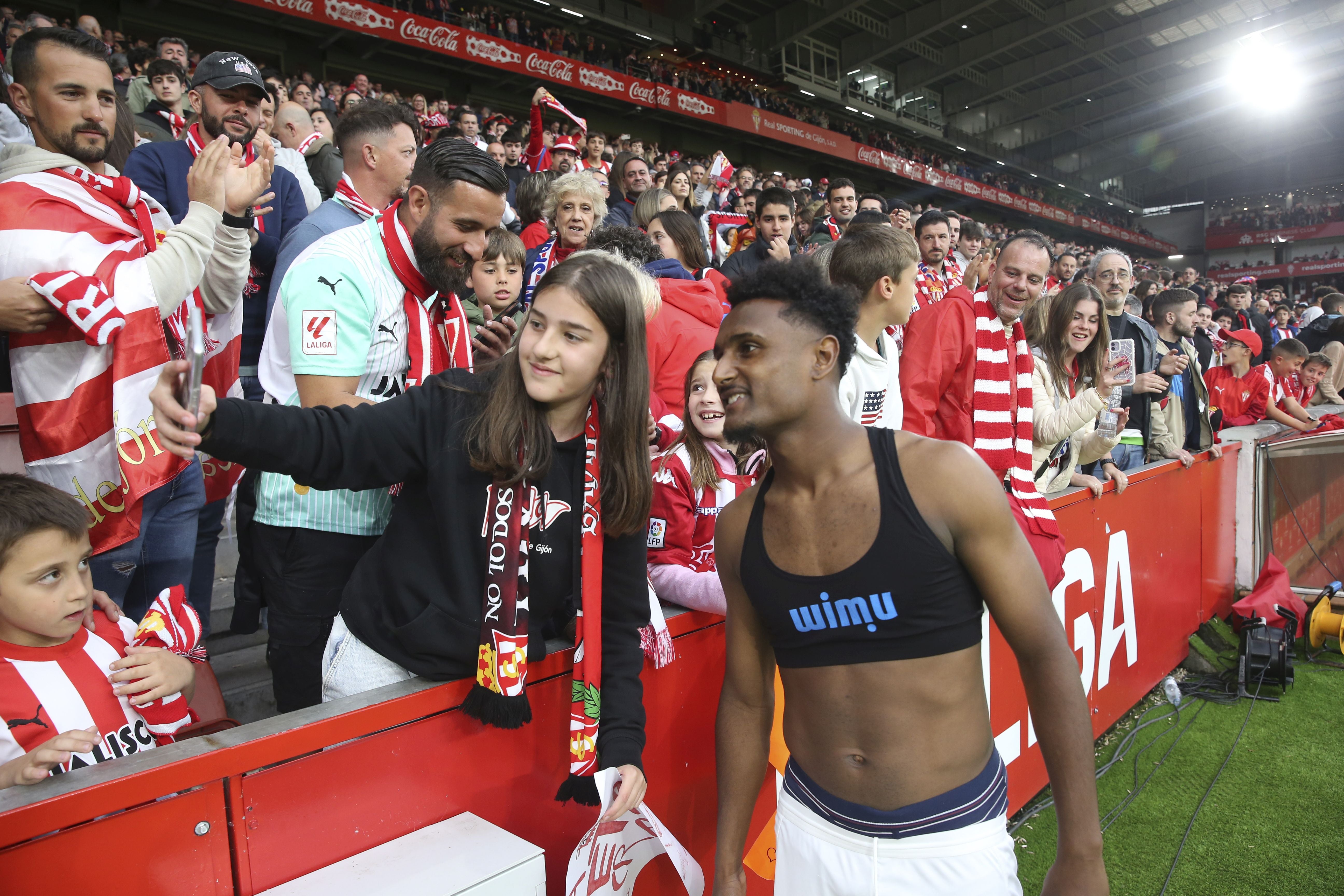 ¿Estuviste en El Molinón en el Sporting - Eibar? ¡Búscate!